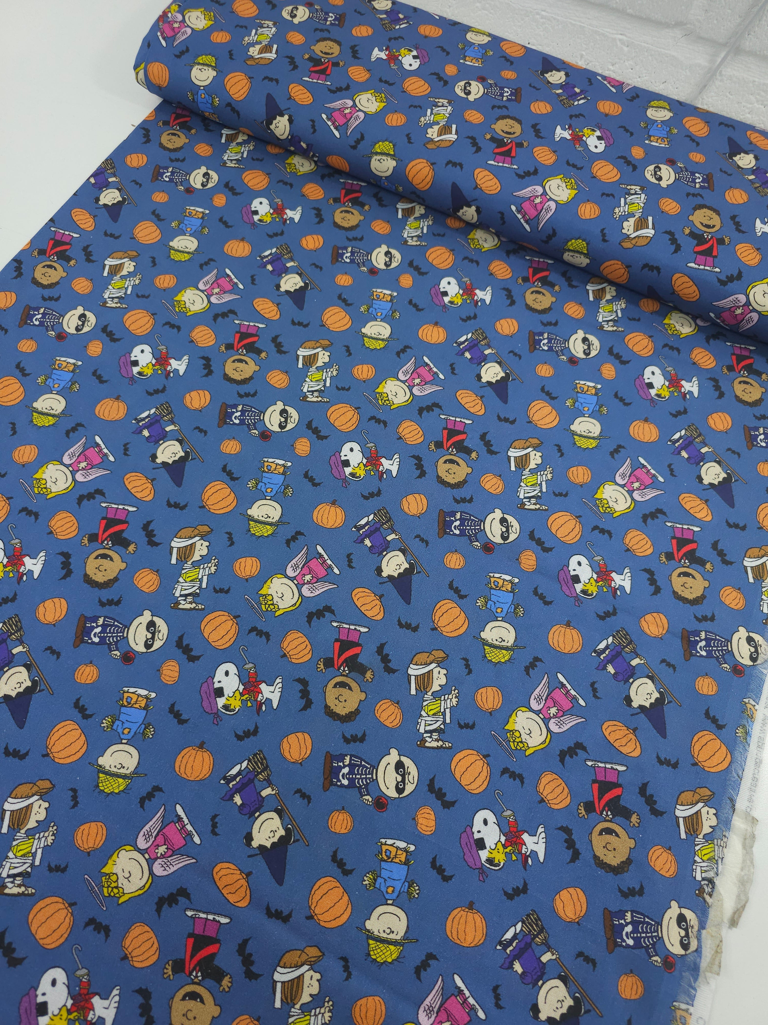 Peanuts Gang Pumpkin Party 100% Cotton