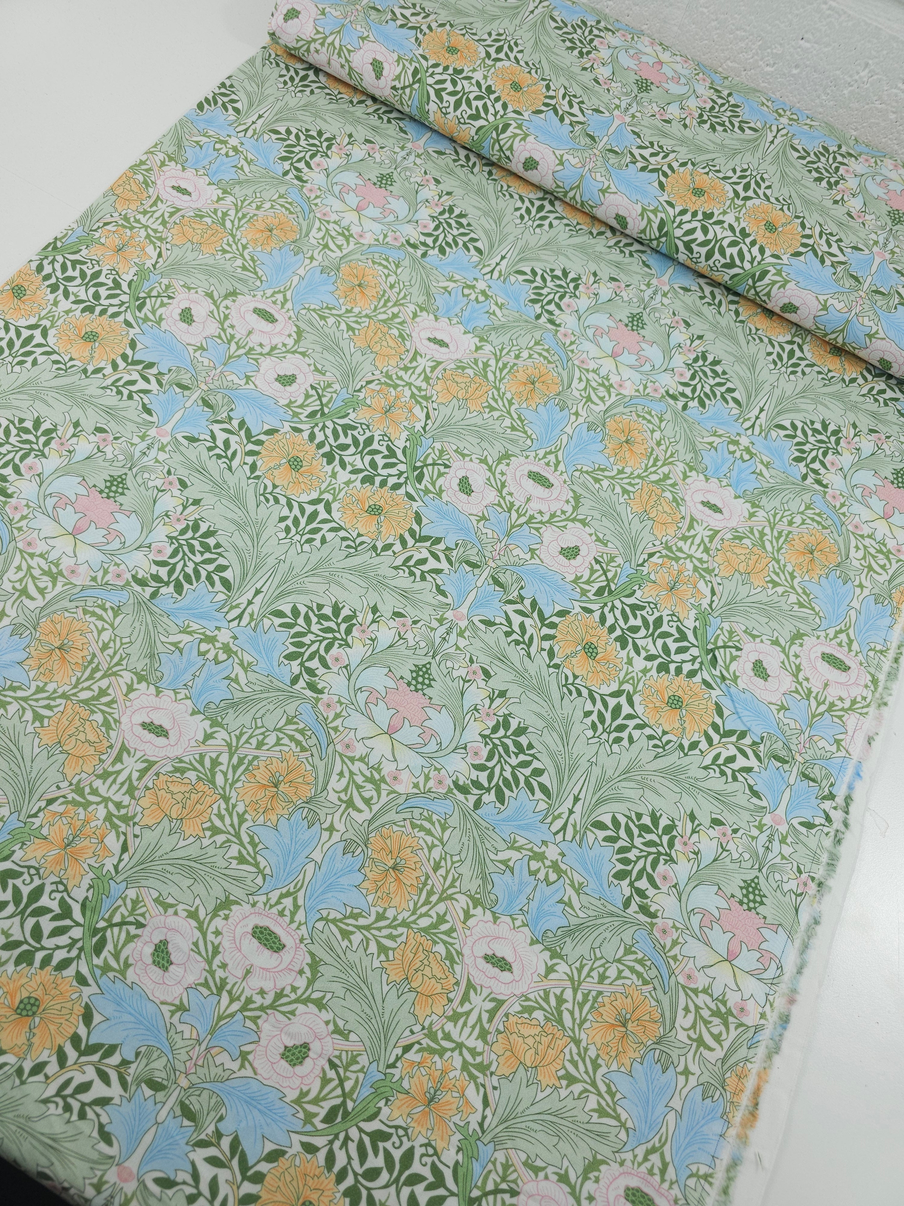 Simply Nature Norwhich Floral 100% Cotton - William Morris