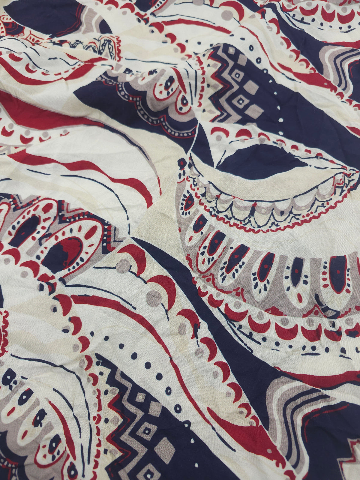 Waves of design Viscose- 2.3m piece