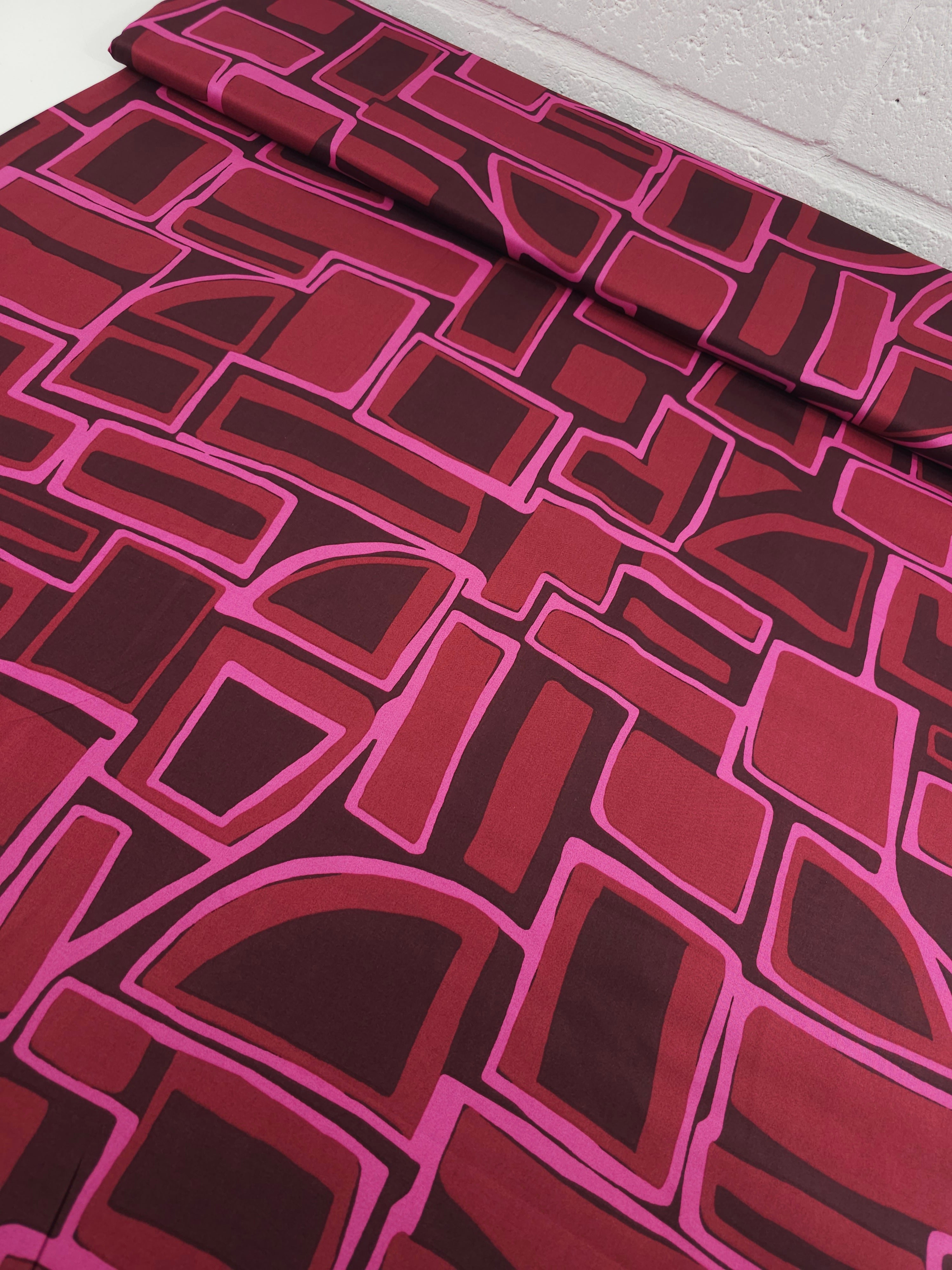 Burgundy/Pink Geometric Shape Cotton Sateen 60"
