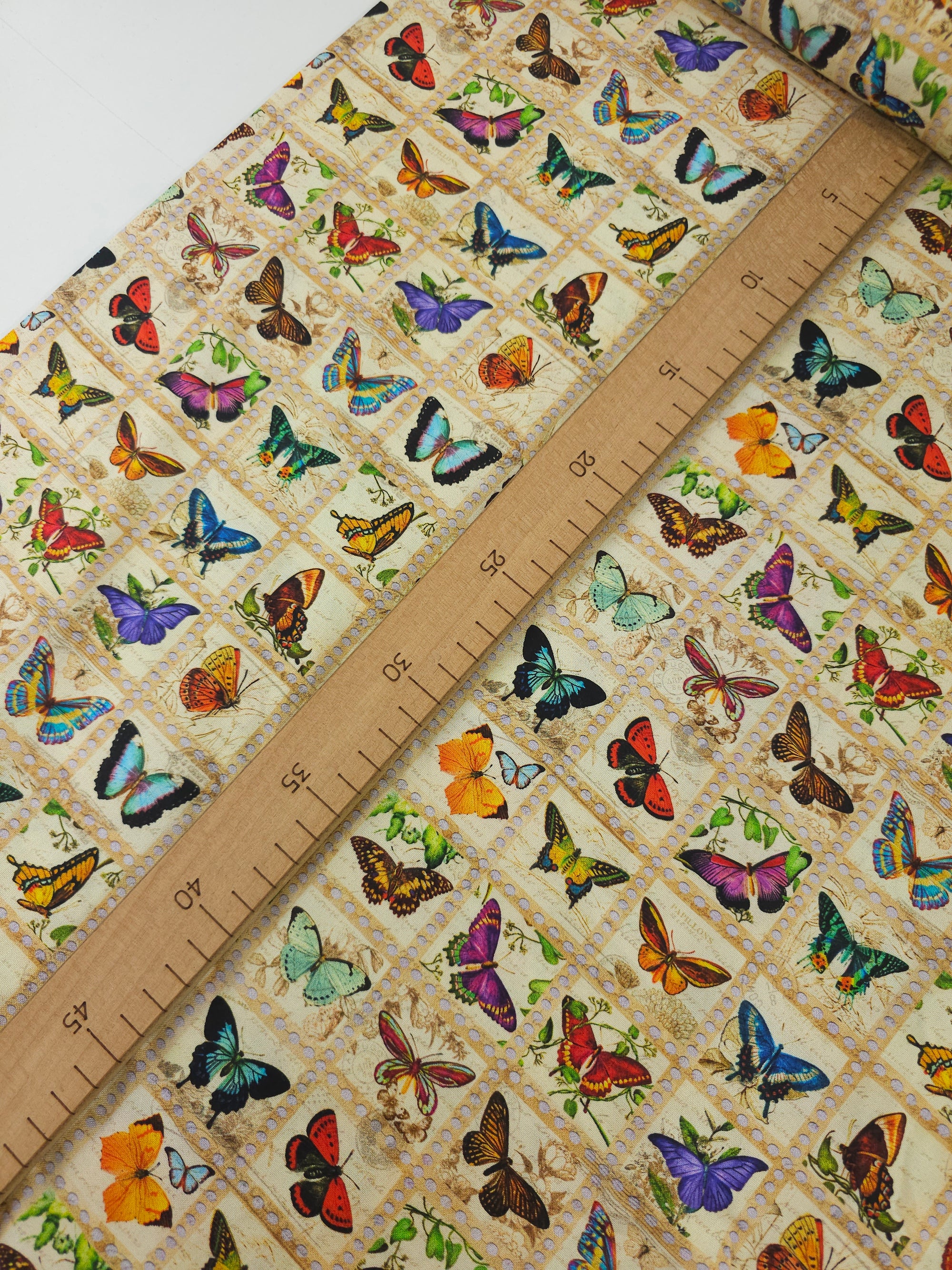 Retro Butterfly Collection 100% Cotton - Robert Kaufman