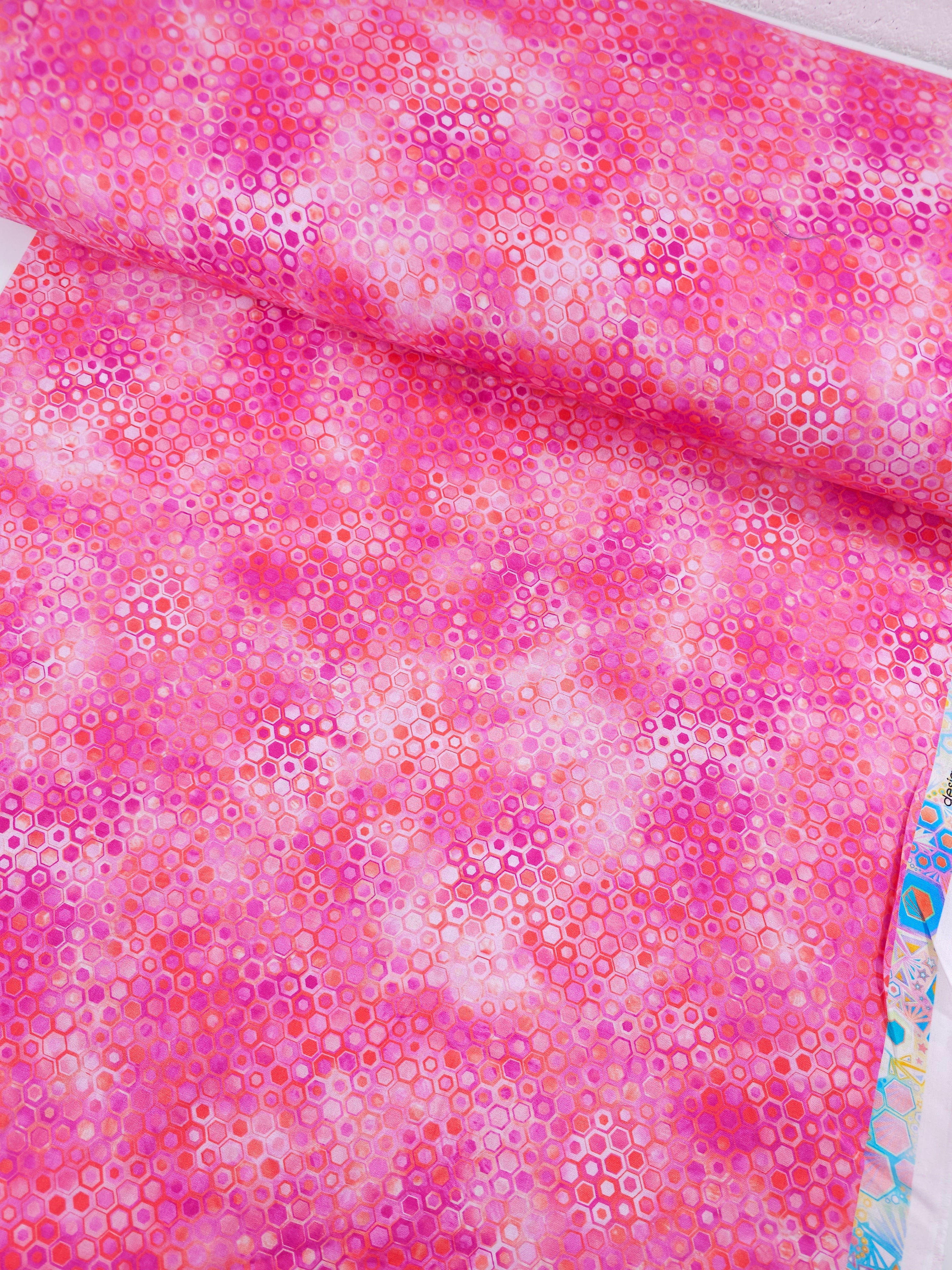 Pink Hexagon Phantasma 100% Cotton - Robert Kaufman