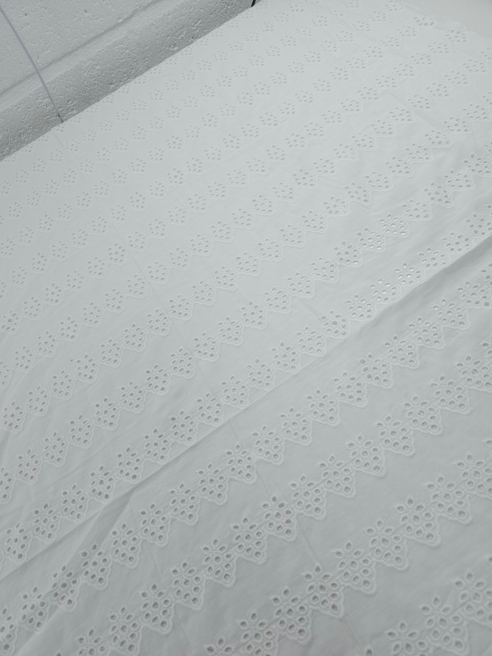 White Diasy Petal Track Cambric Cotton Broderie Anglaise