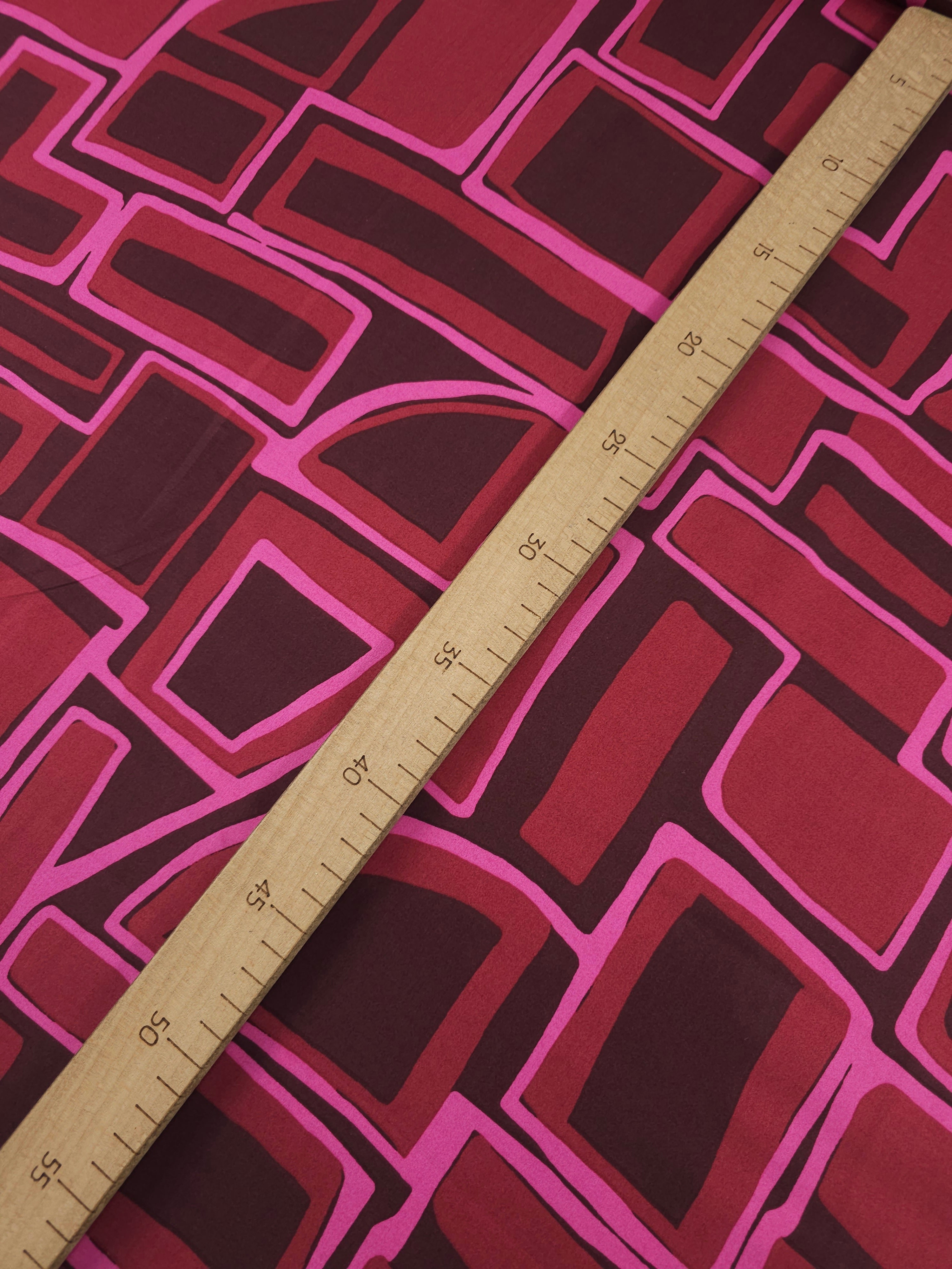 Burgundy/Pink Geometric Shape Cotton Sateen 60"