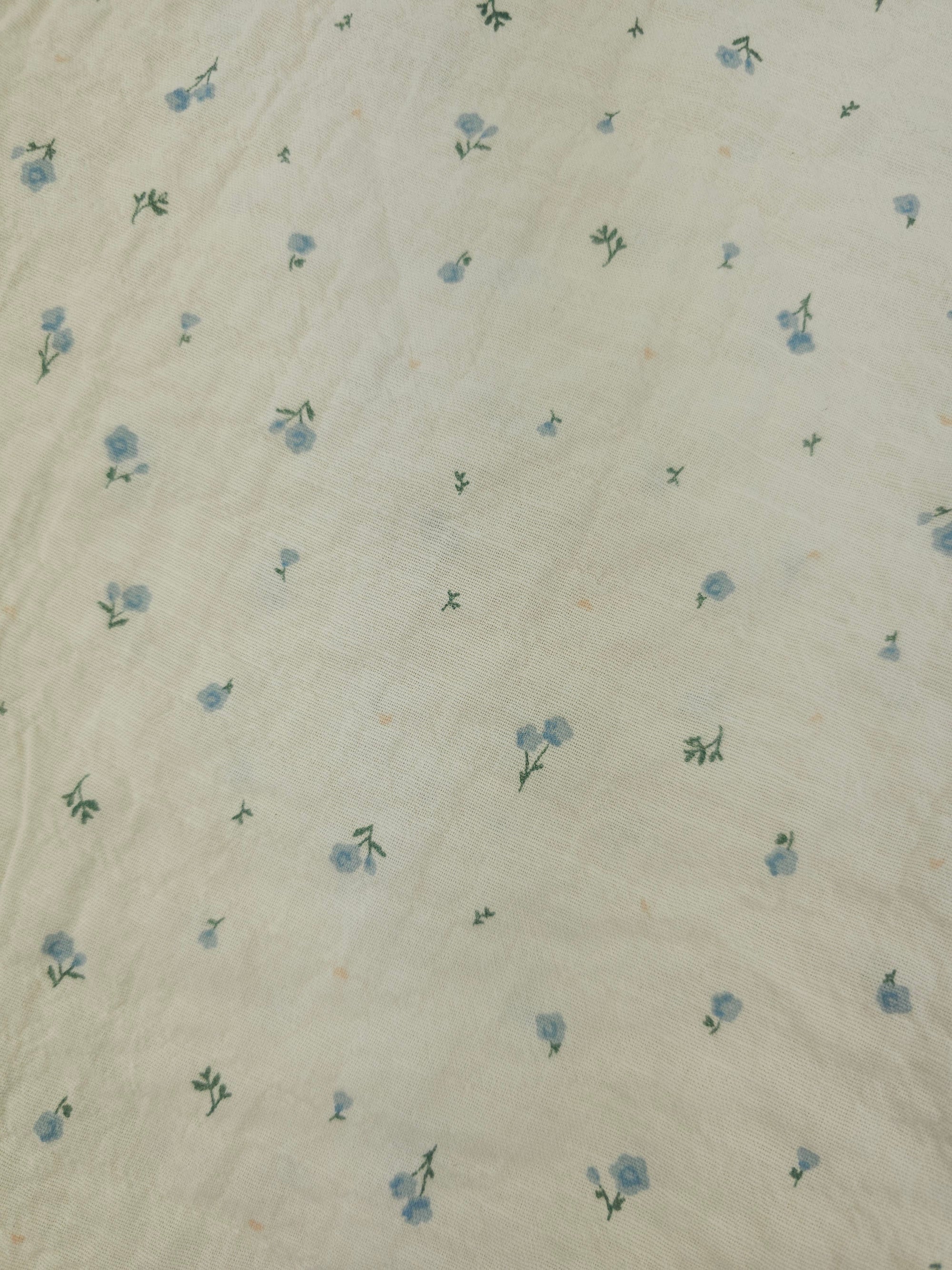 Blue/Cream Ditsy Flower Cotton Muslin (Various Sizes)