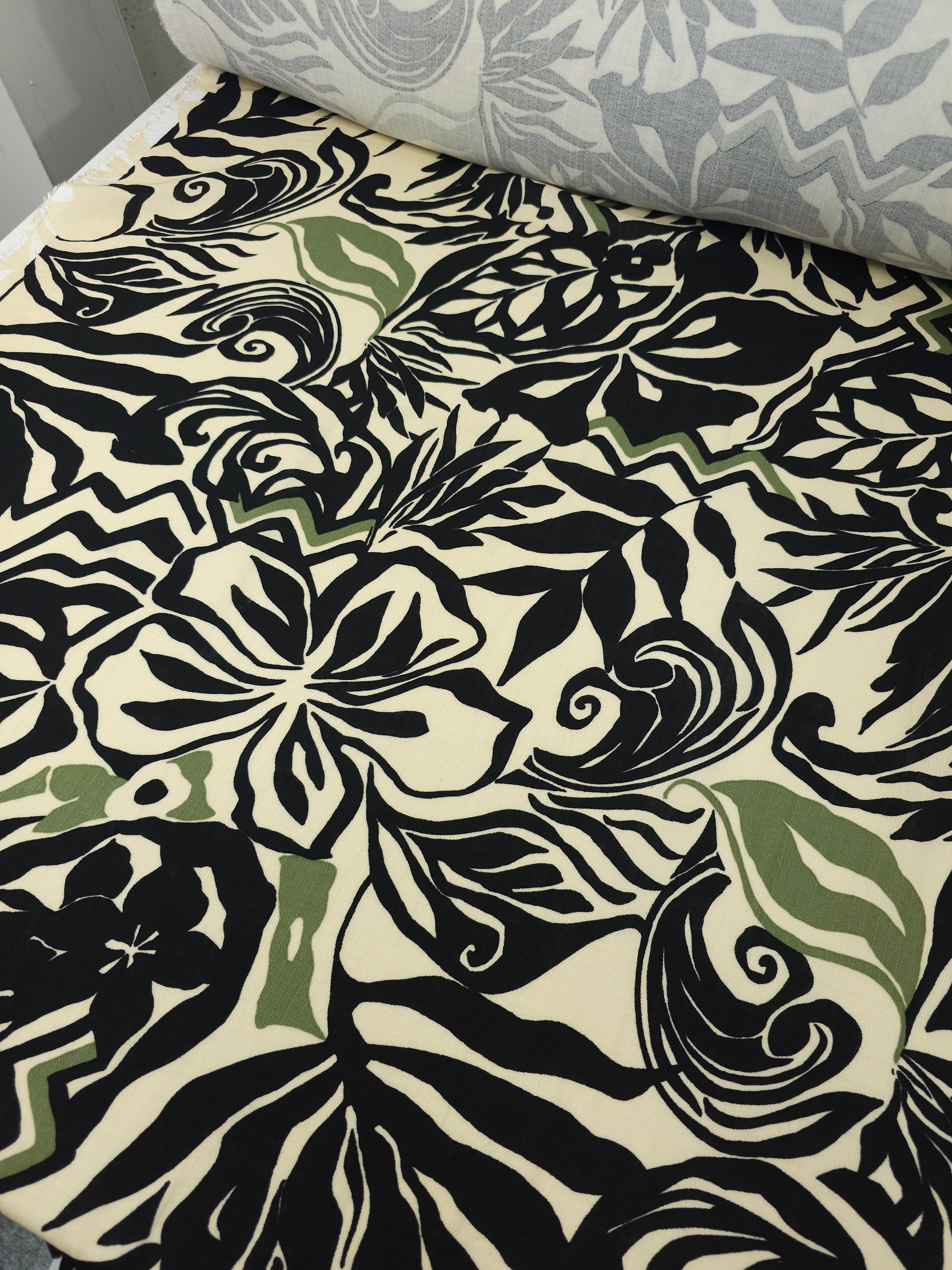 Cream/Black Jungle Floral Double Gauze