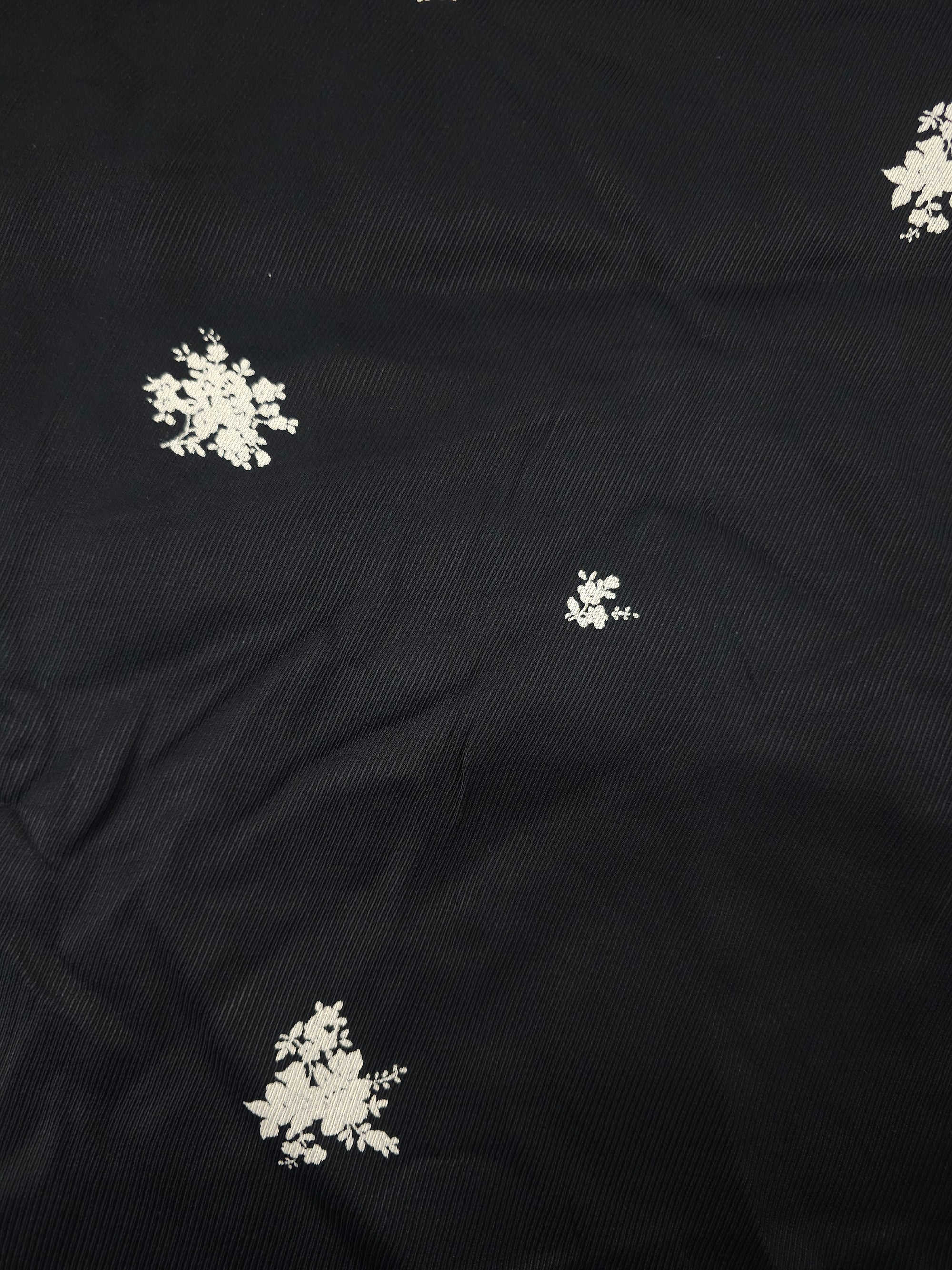 Tiny cream flora Viscose - 2.4m piece