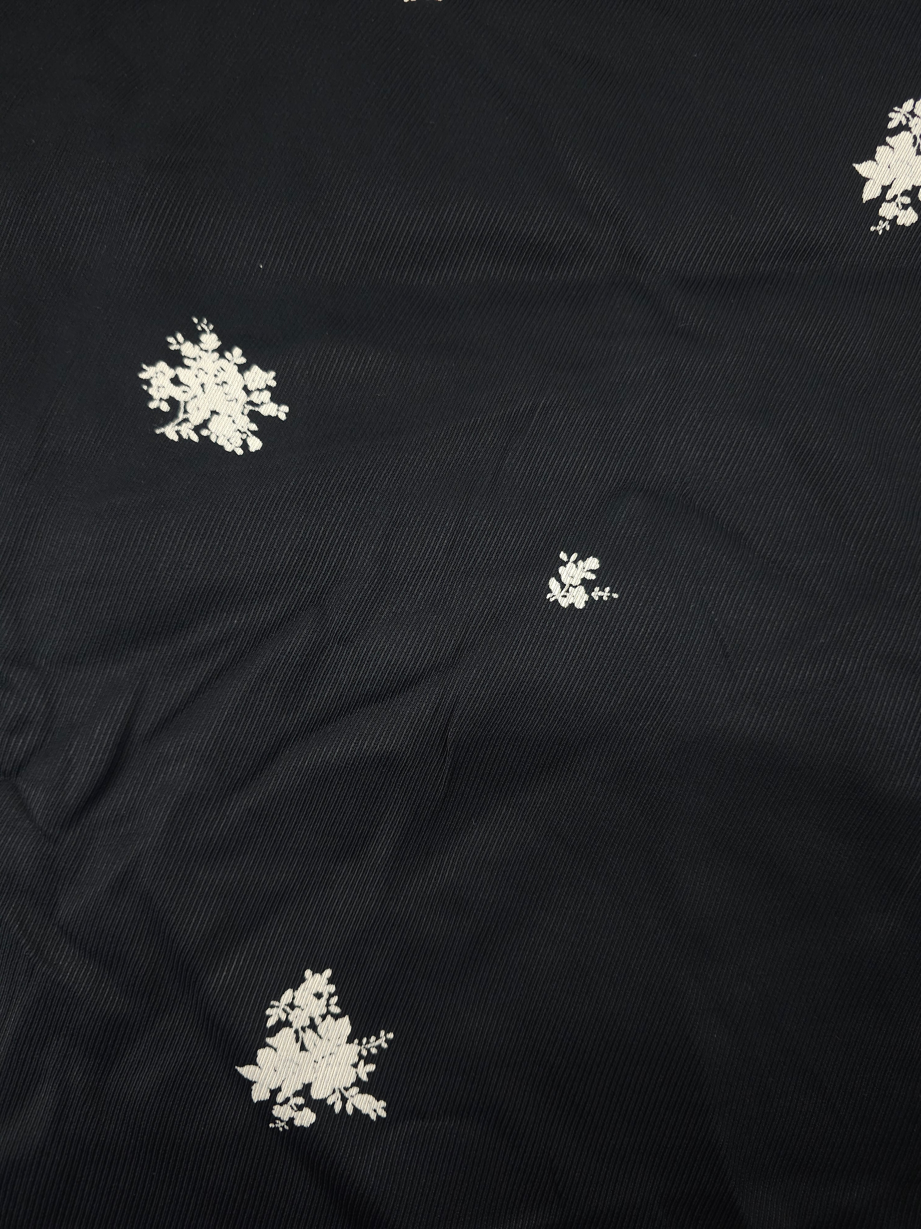 Tiny cream flora Viscose - 2.4m piece