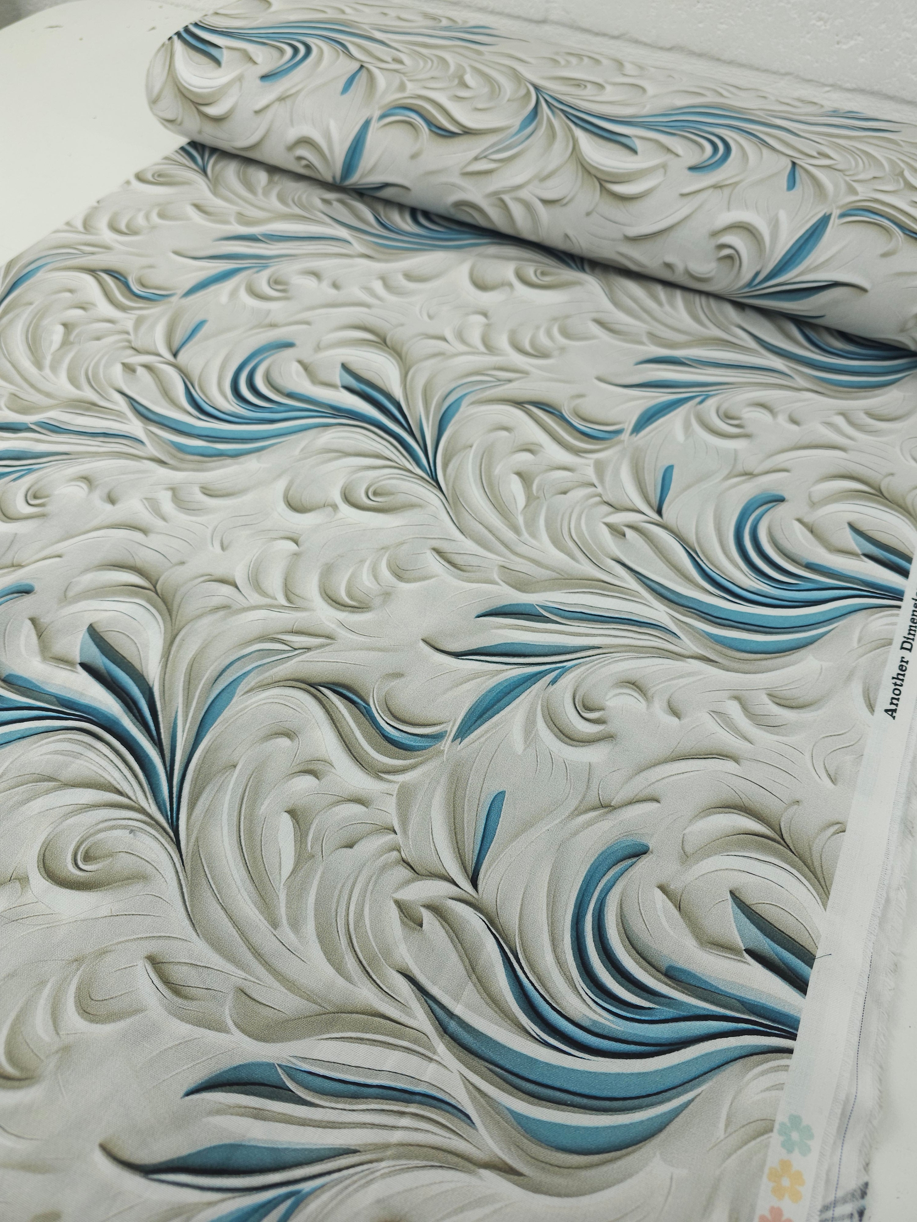 3D Look Pillar Swirl 100% Cotton