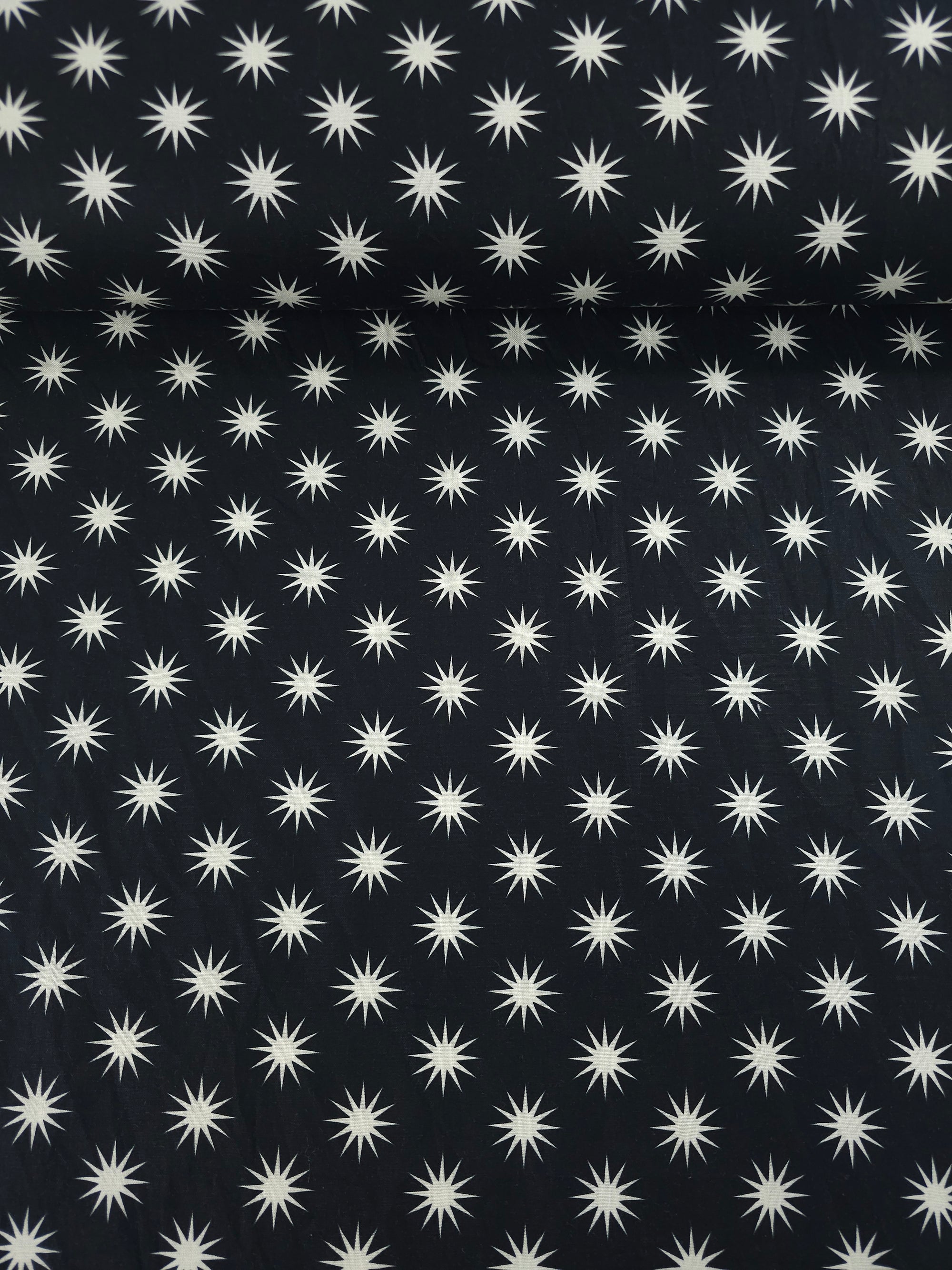 Black/Ivory Abstract Star 100% Cotton