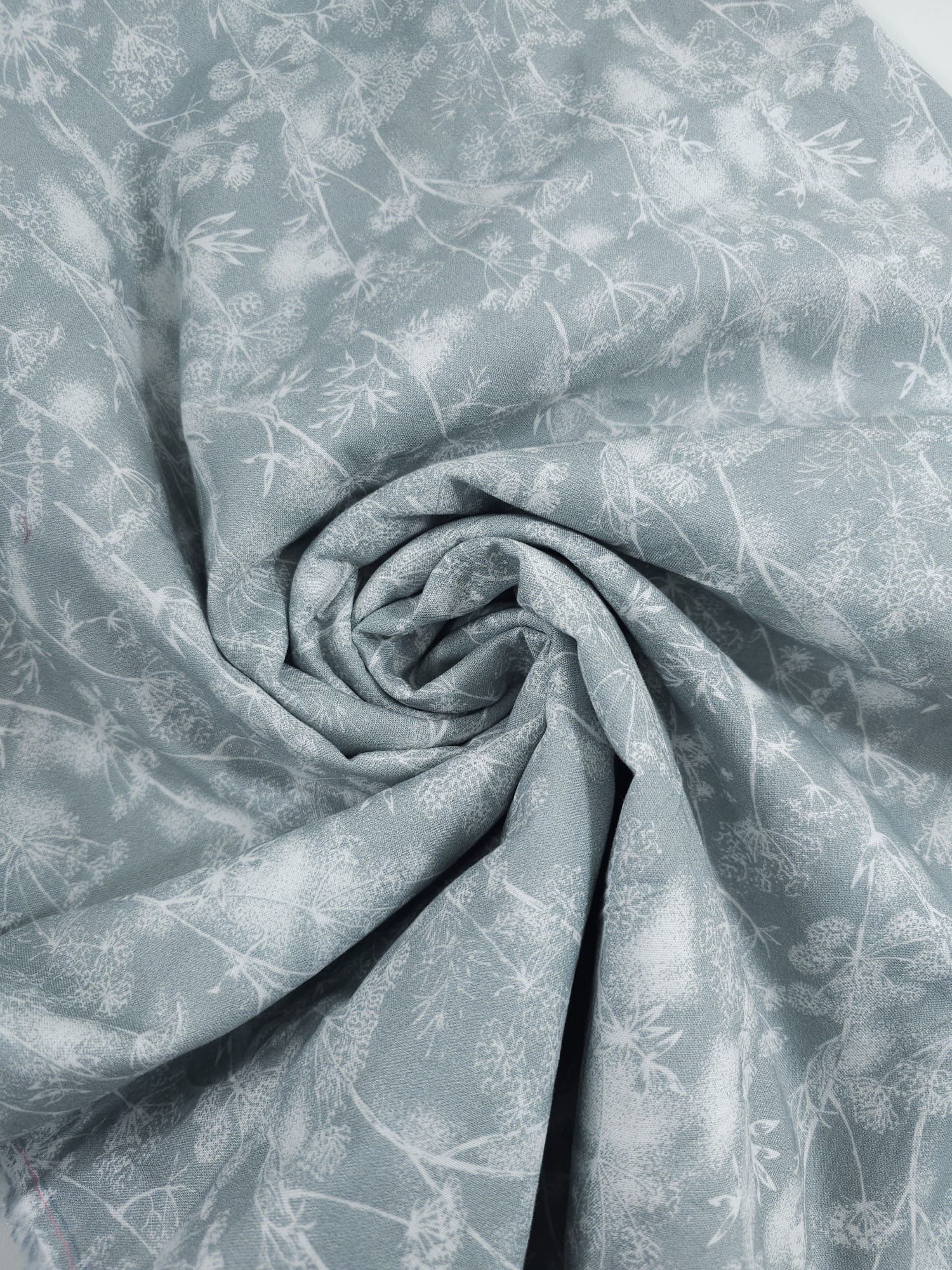 Frosty Vine Cotton (Defect) - 2.2m Piece