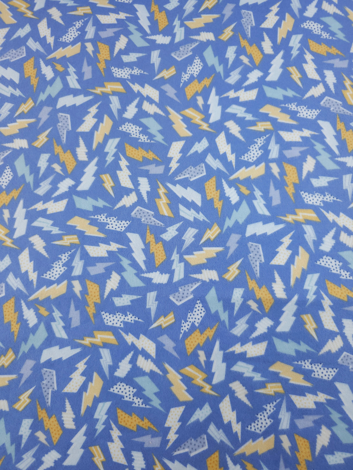 Lightning Bolts Lightweight Flannel Cotton - Robert Kaufman