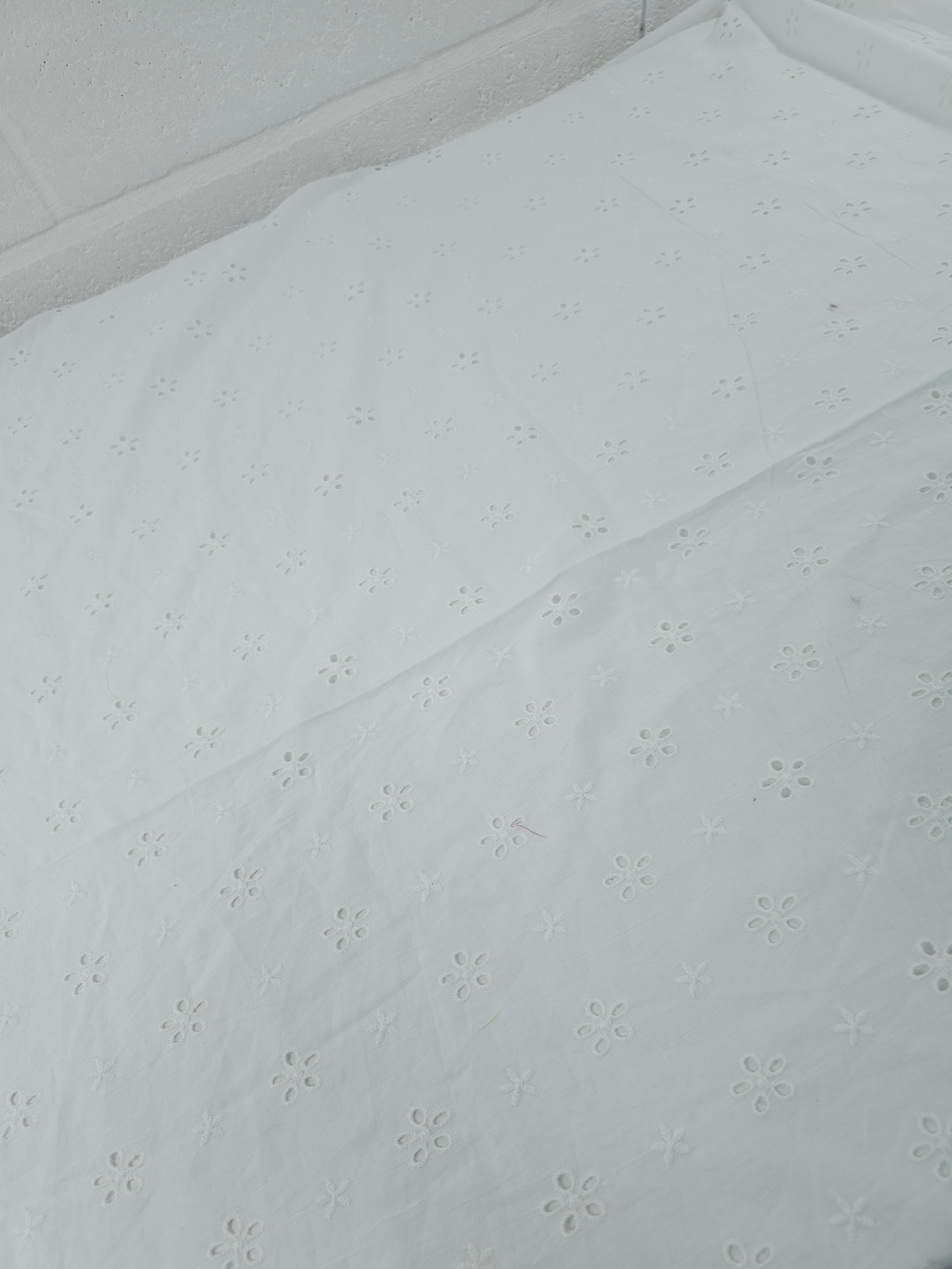 White Star Daisy Flower Cambric Cotton Broderie Anglaise