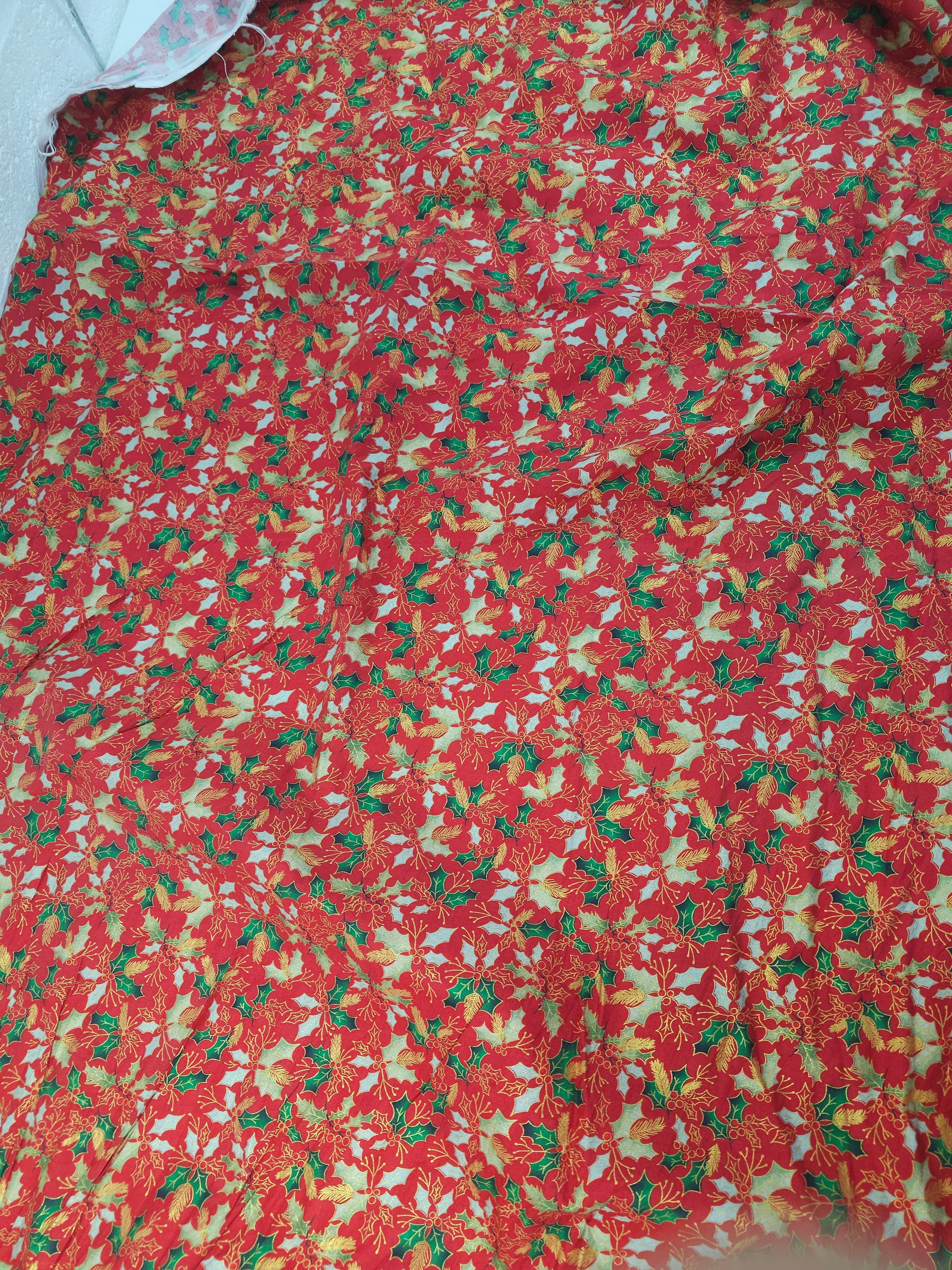 Holly leaf Cotton- 2.4m piece