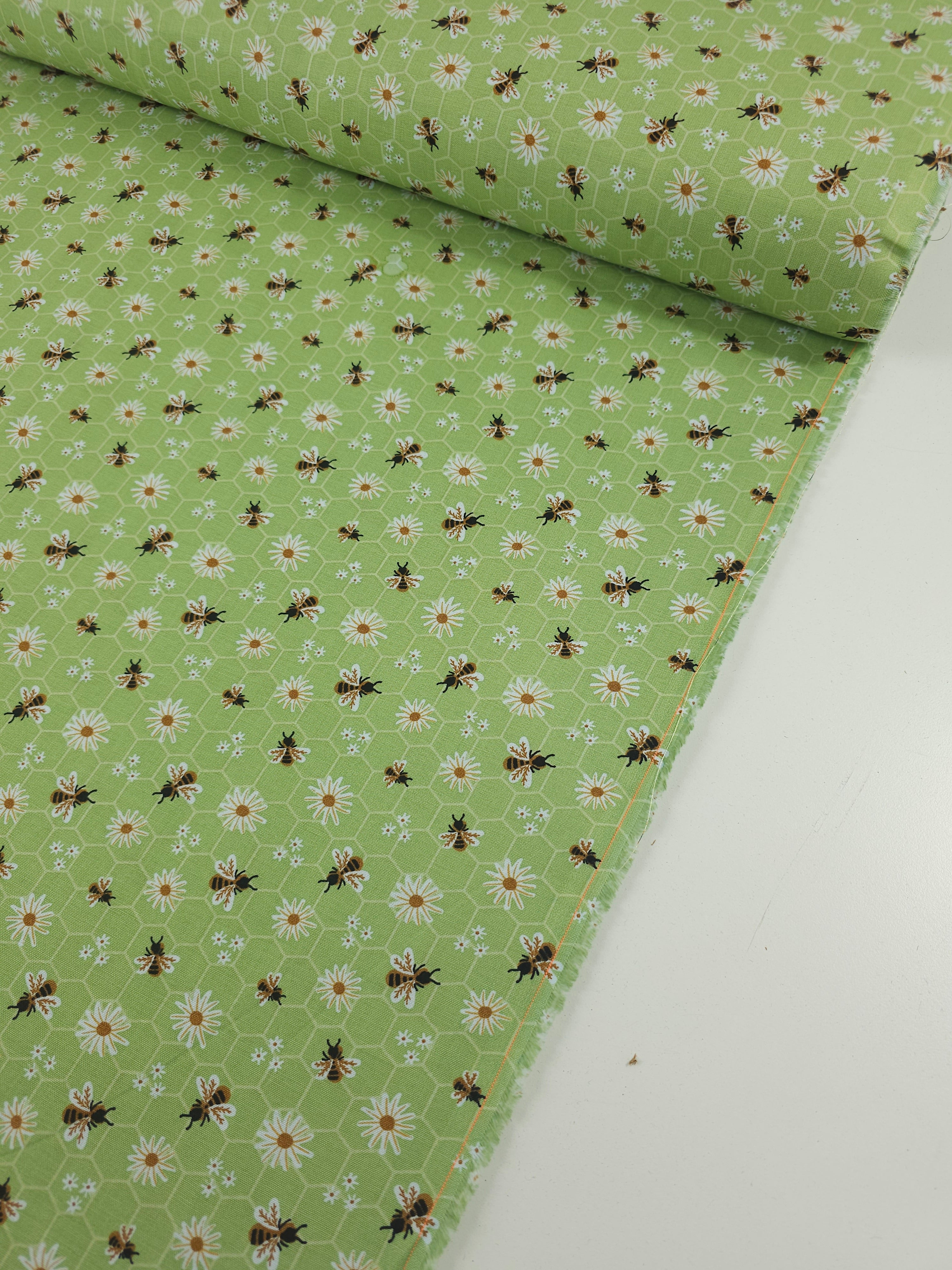 Lime Daisy Bee 100% Cotton