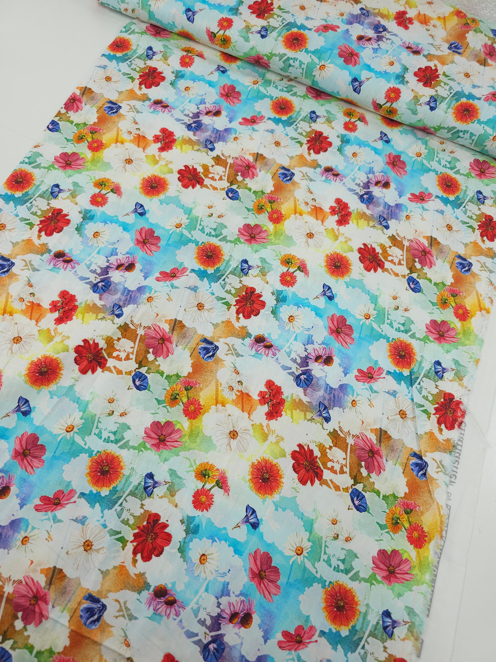 Floral Illusive Meadow 100% Cotton - Robert Kaufman