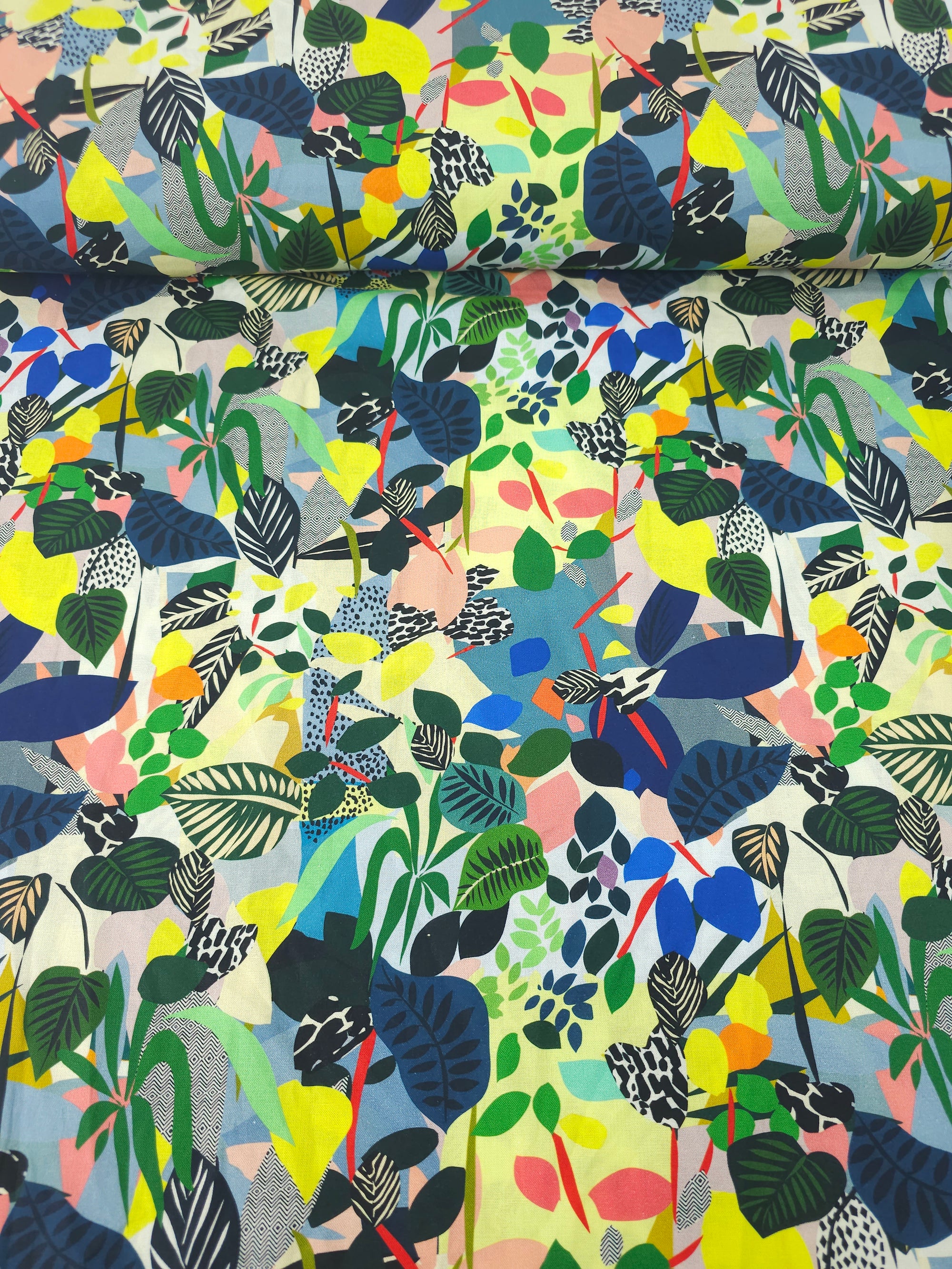 Abstract Pop Art Jungle Leaves 100% Cotton - Free Spirit