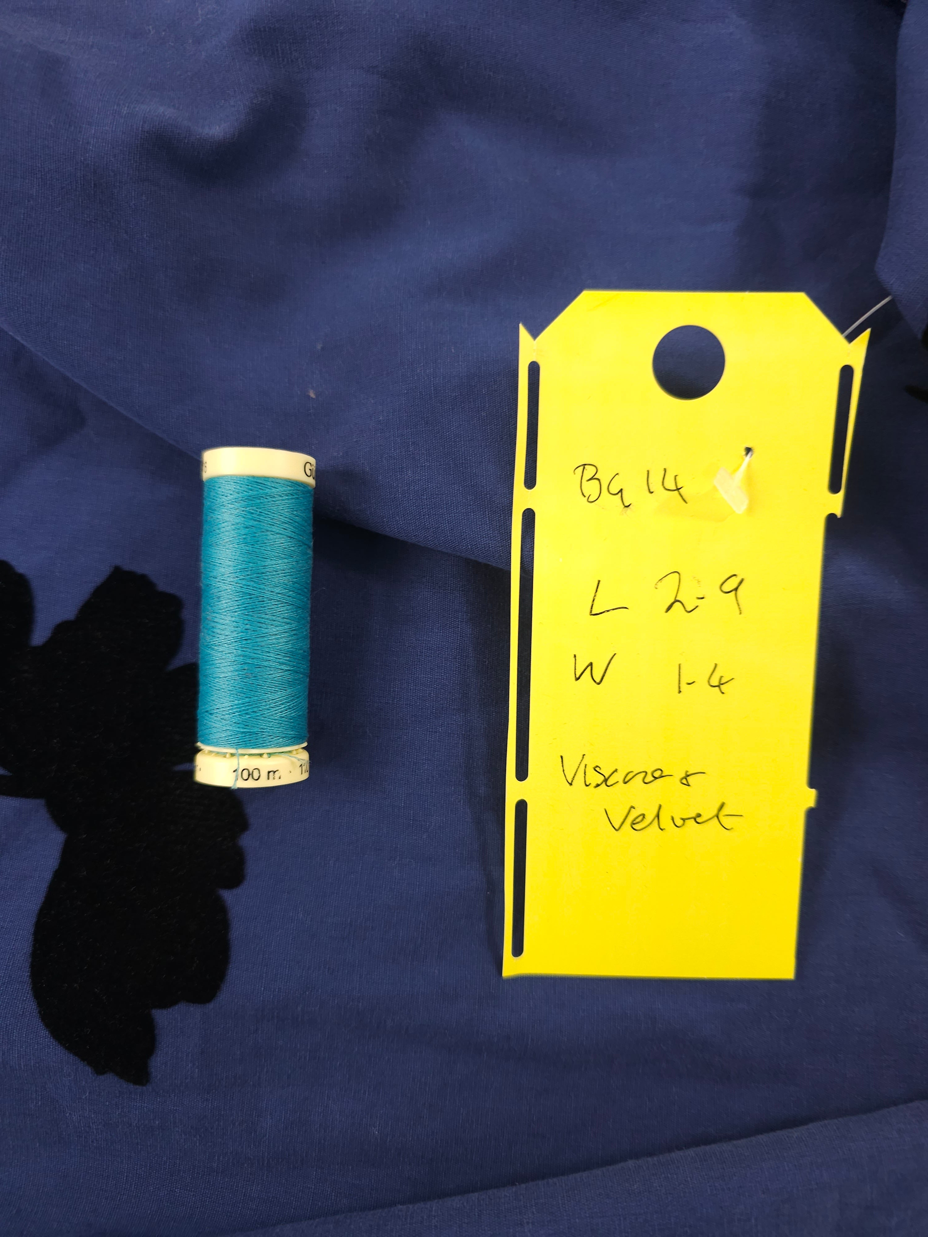 Dark blue velvet flower Viscose- 2.9m piece