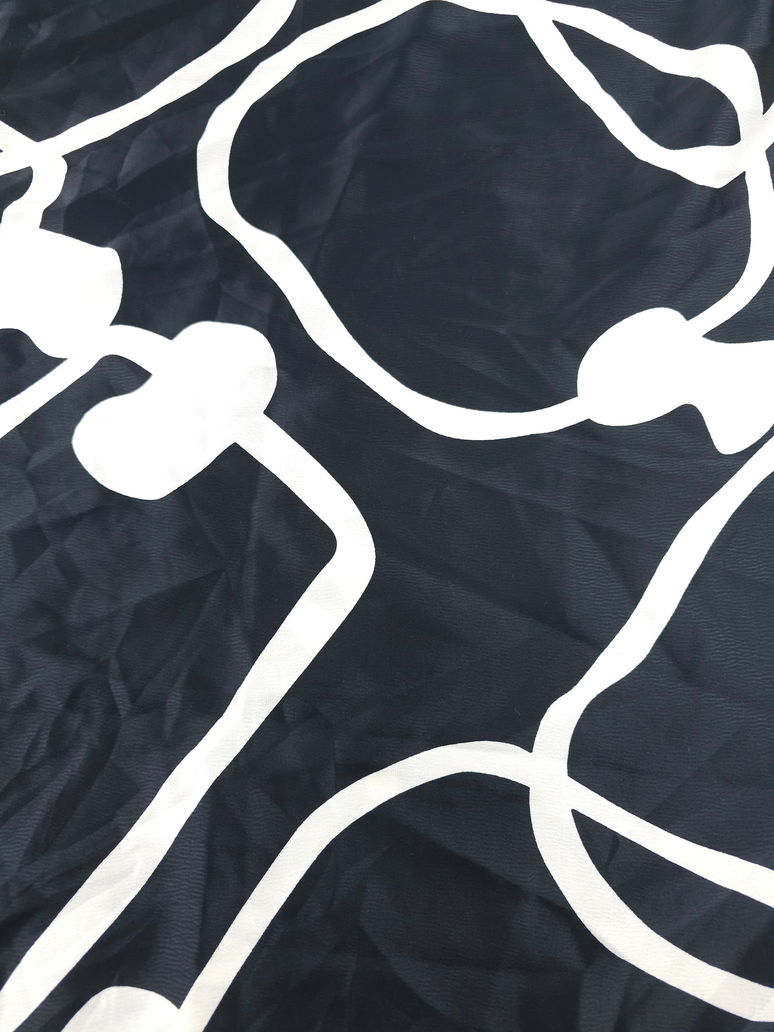 Black wiggle line Viscose sateen- 1.4m piece