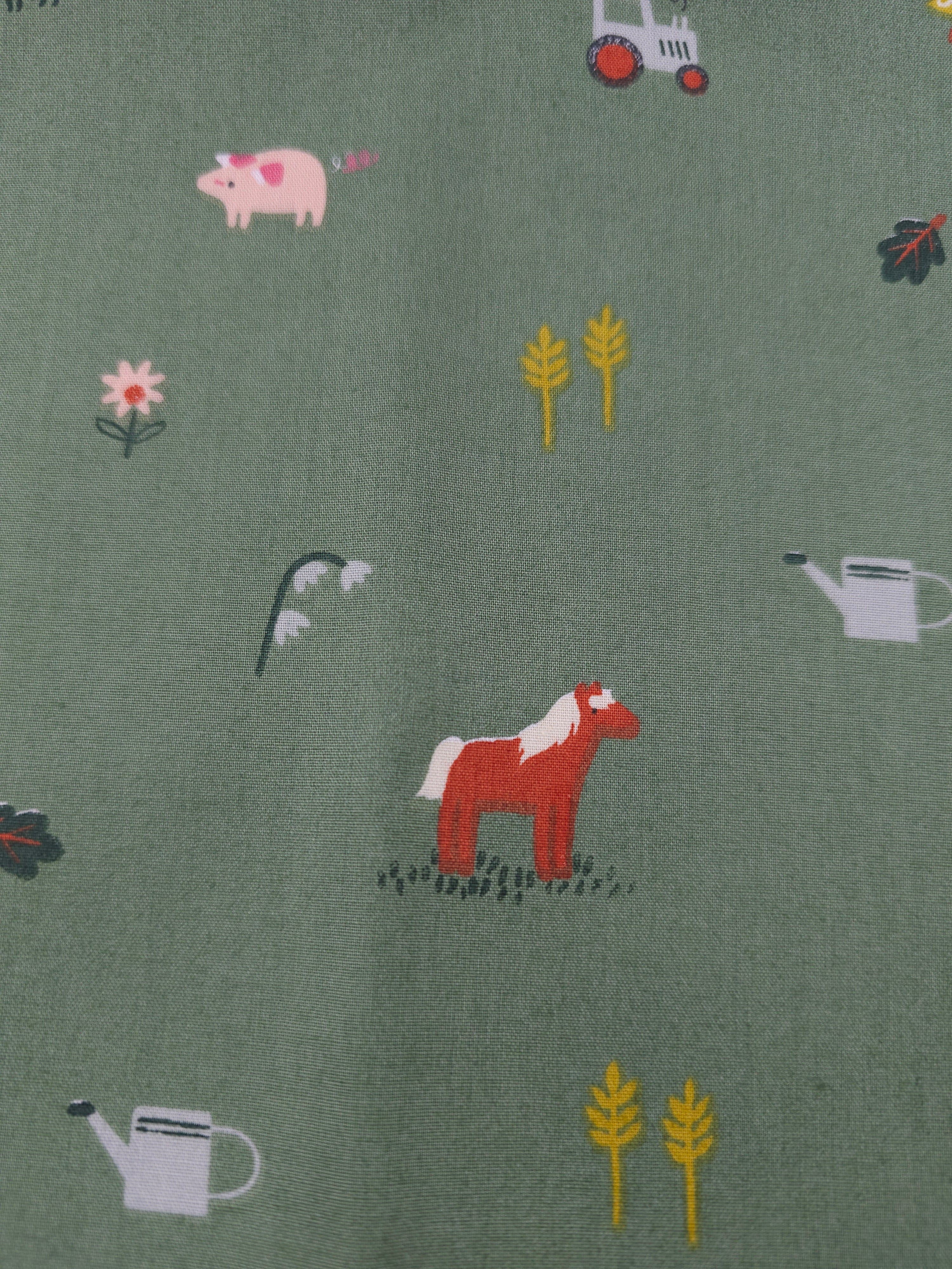 Farm life Cotton- 2m piece