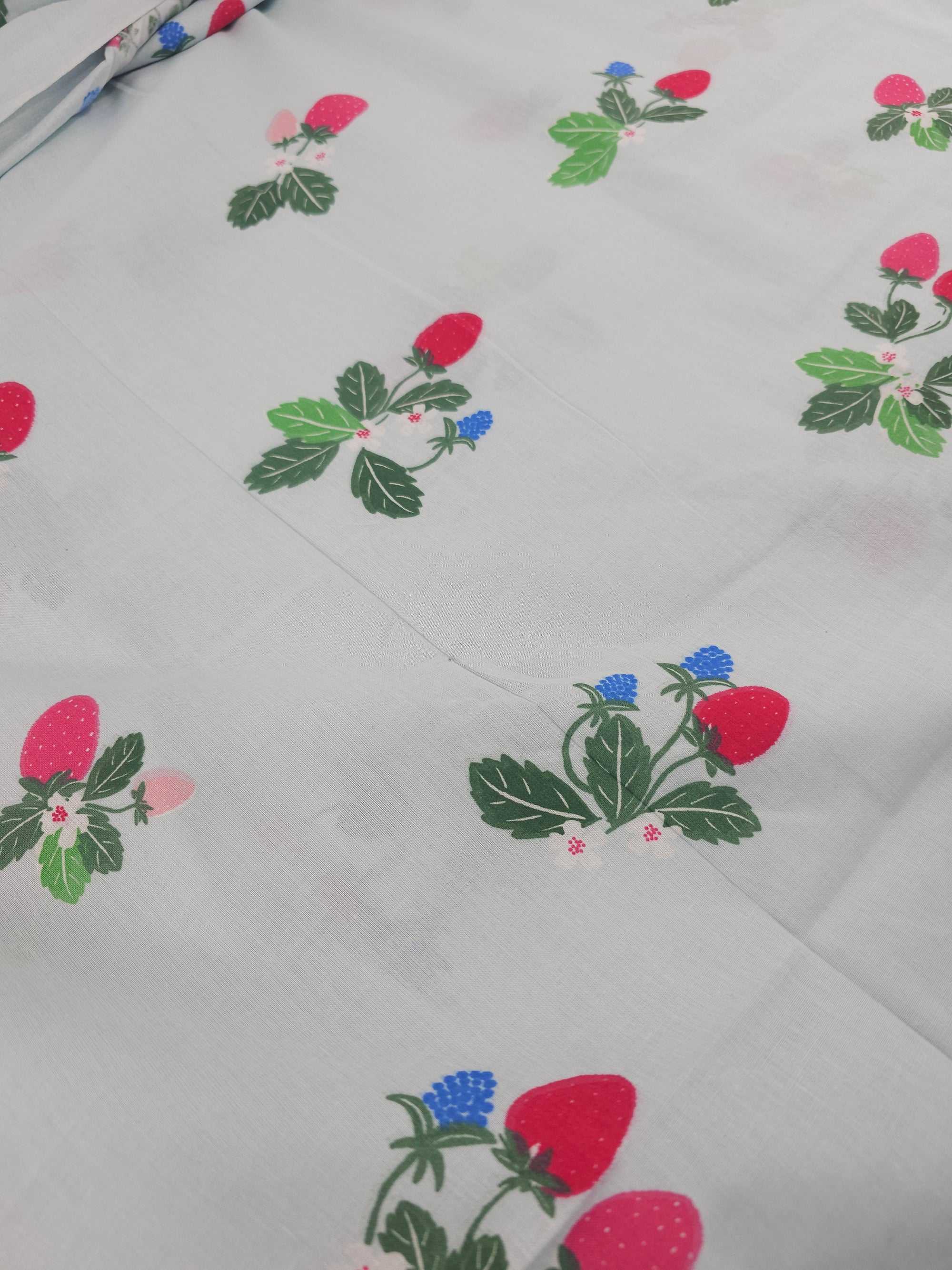 Strawberry Cluster 100% Cotton 86” *EXTRA WIDE*