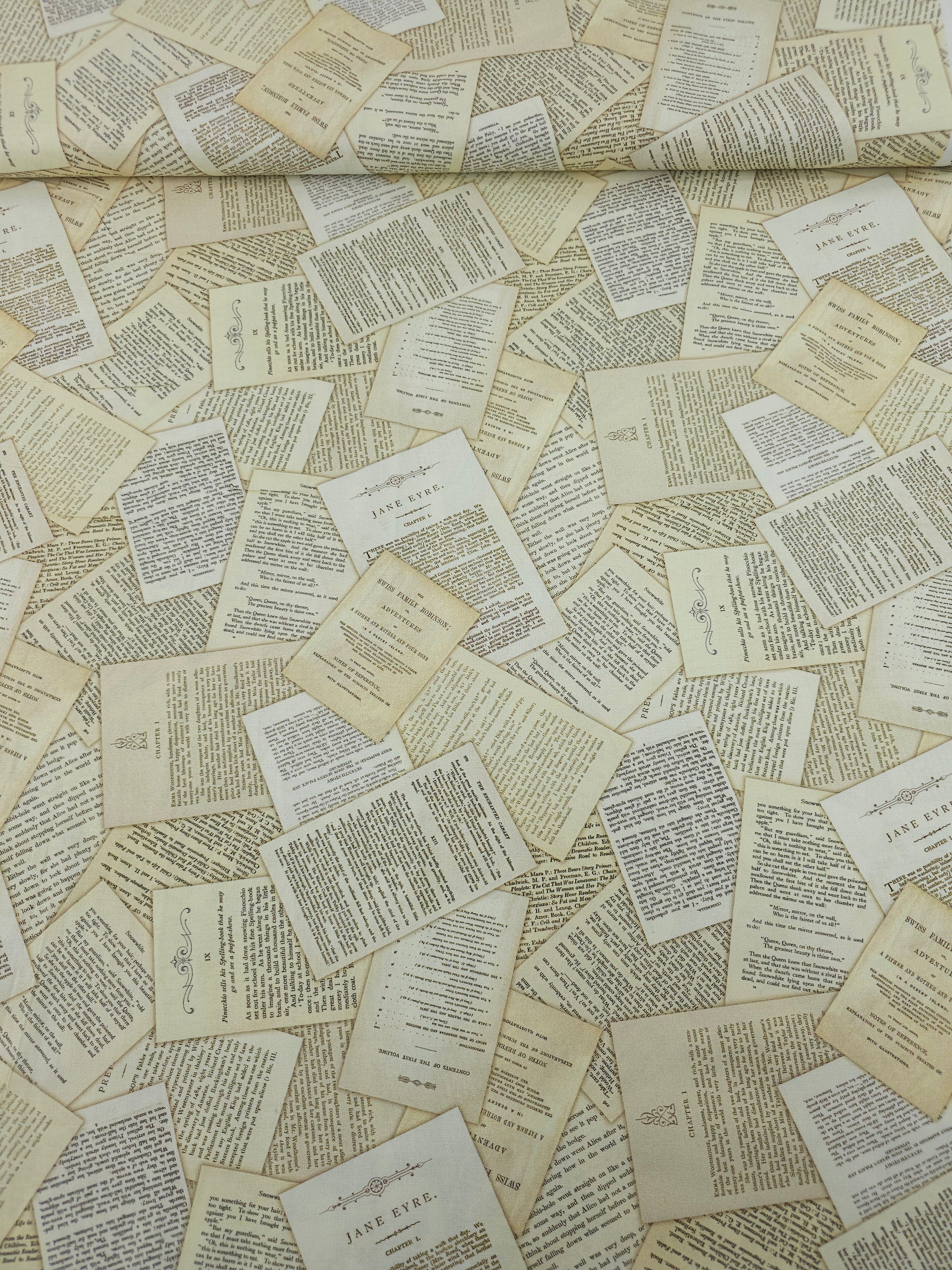 Retro Book Pages 100% Cotton - Robert Kaufman