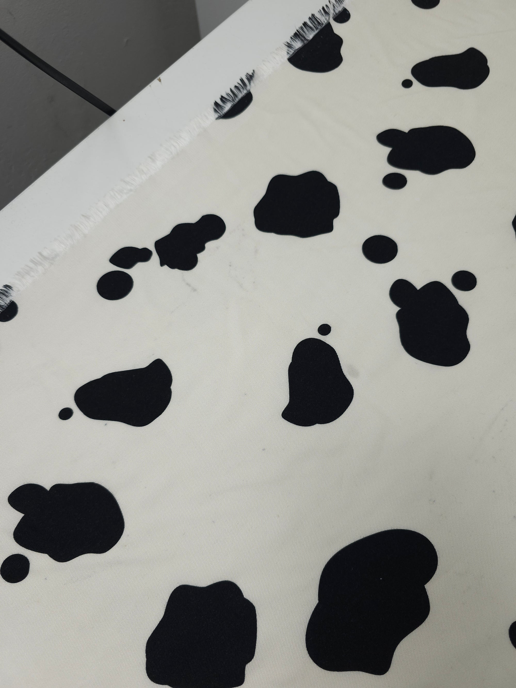 Ivory/Black Irregular Cow Viscose Twill *DEFECT*