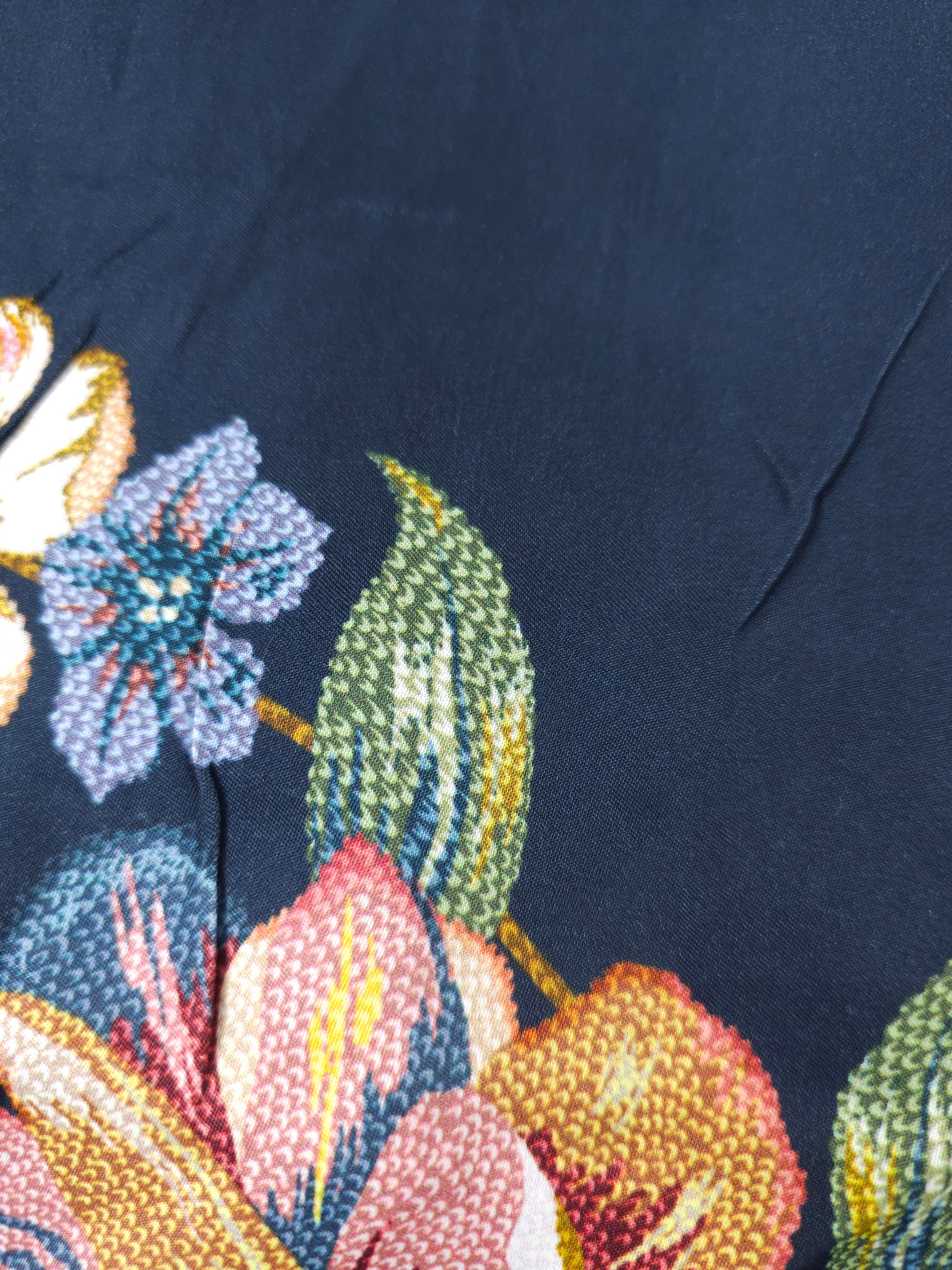 Bordering florals Viscose sateen- 5m piece