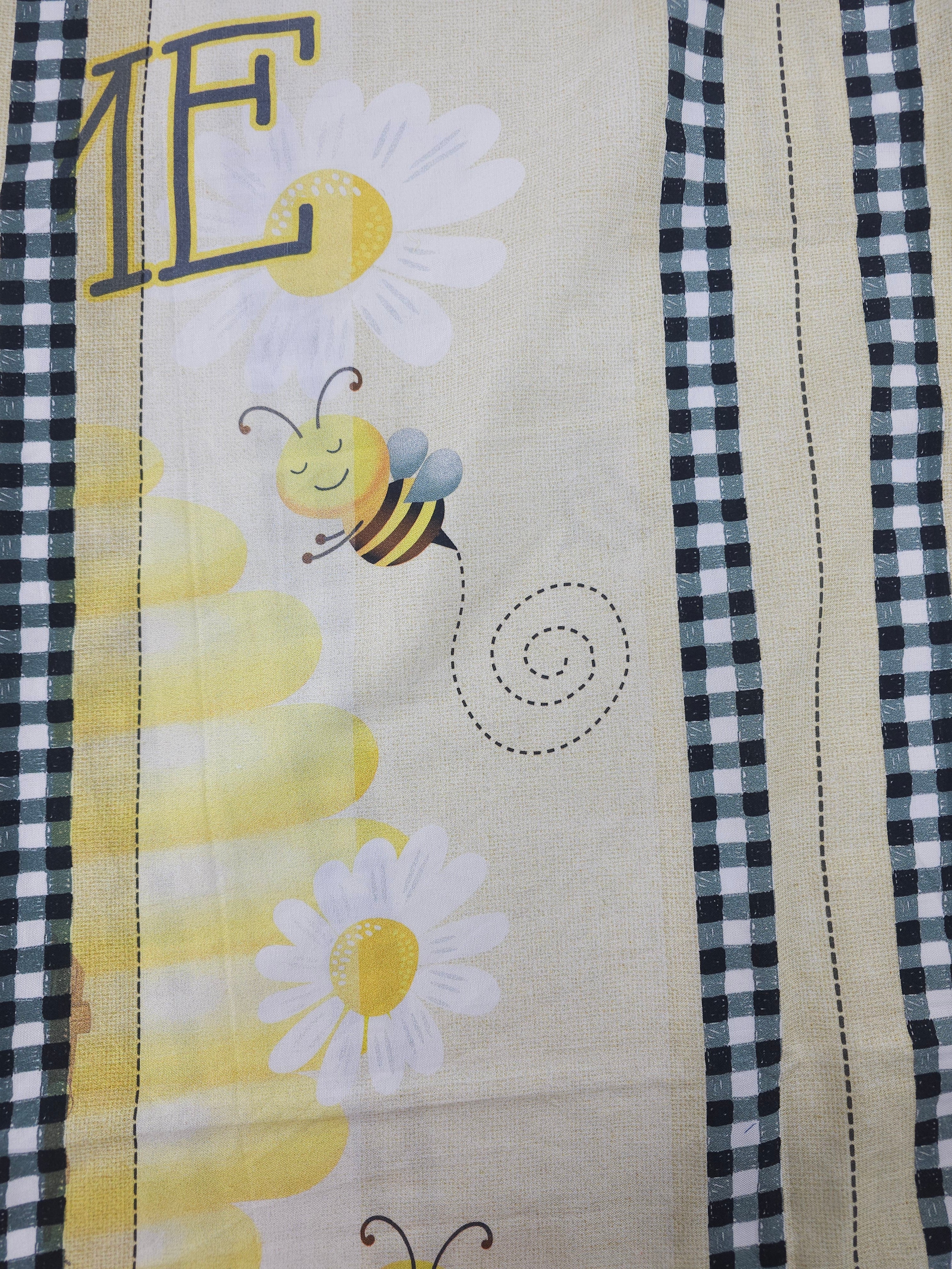 Busy bee Cotton panel- 2m piece