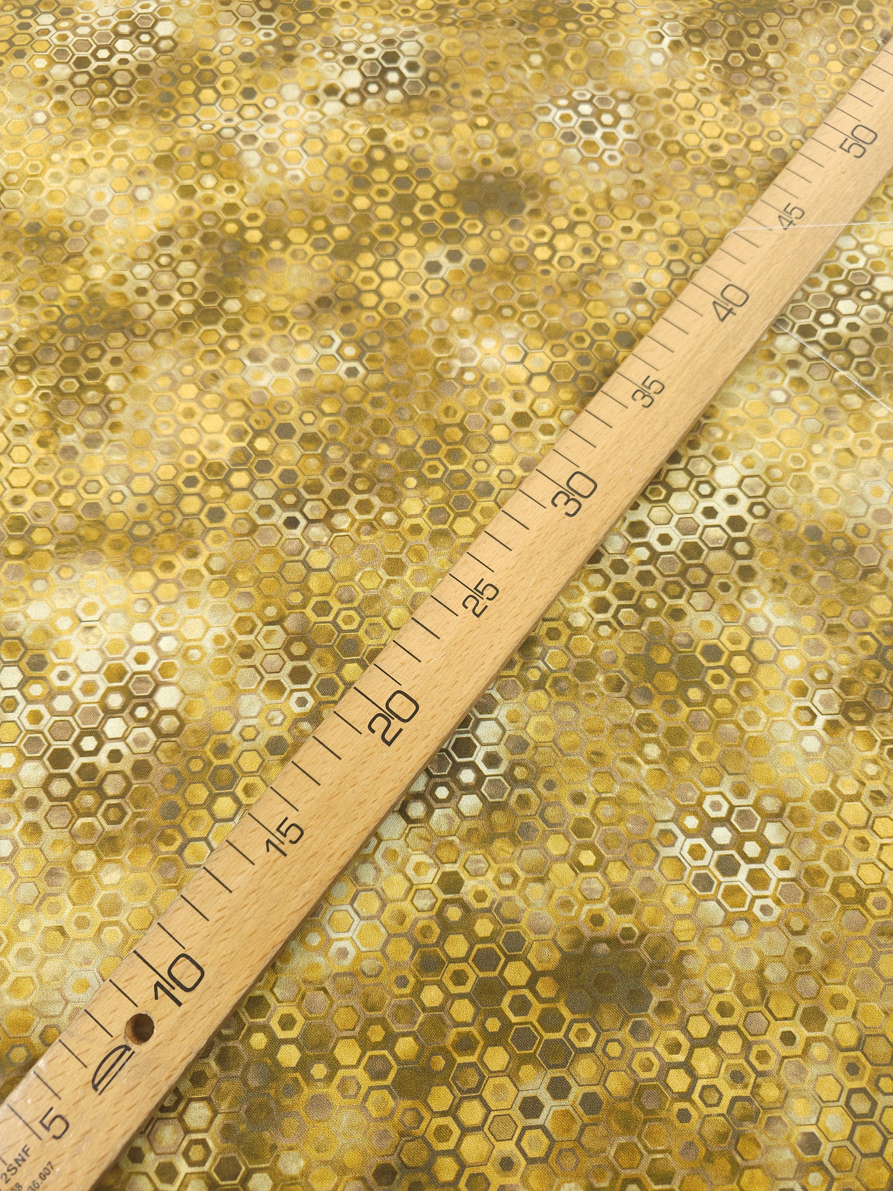 Goldie Hexagon Phantasma 100% Cotton - Robert Kaufman