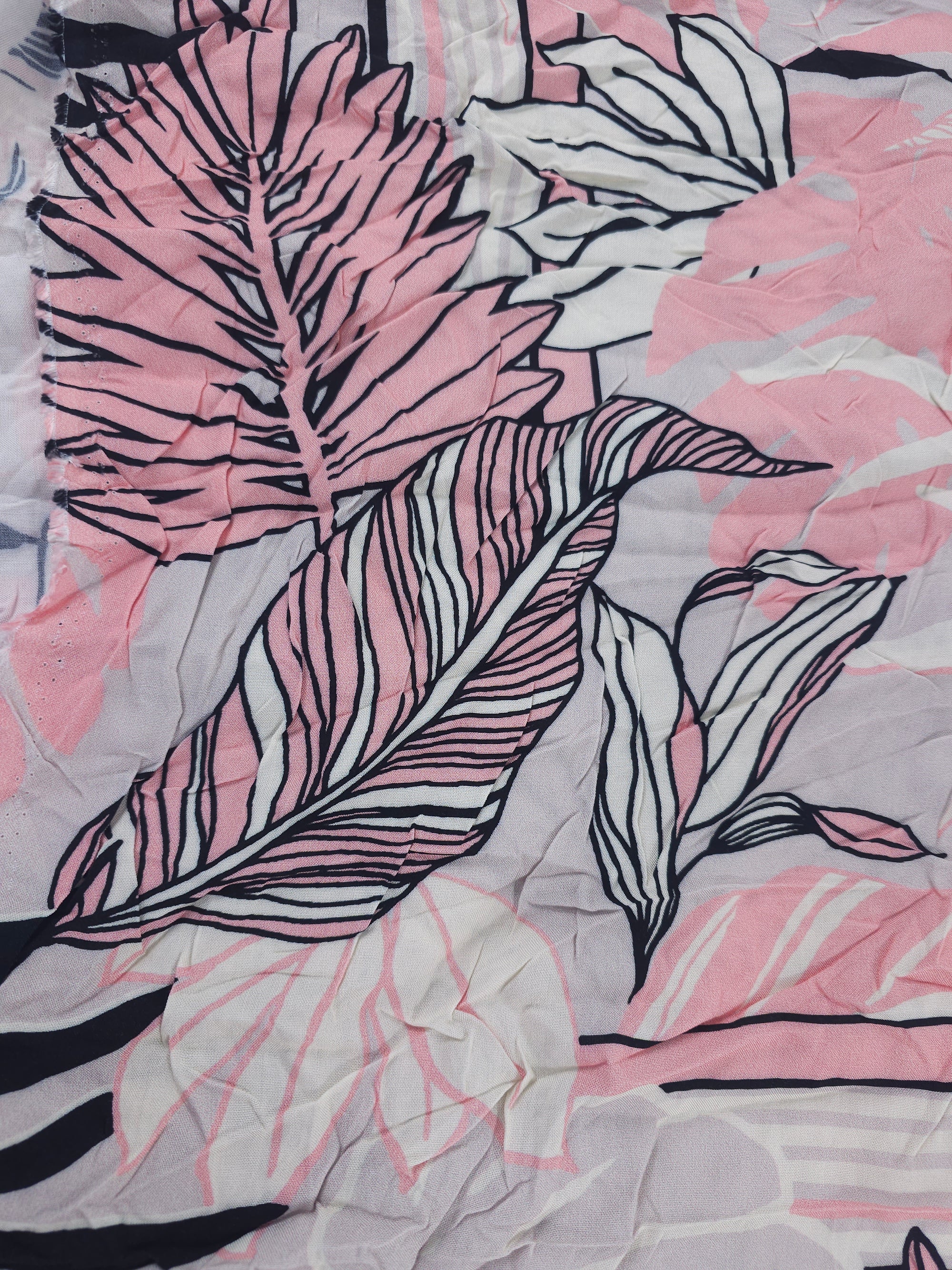 Pink outlined leaf Viscose- 1.5m piece