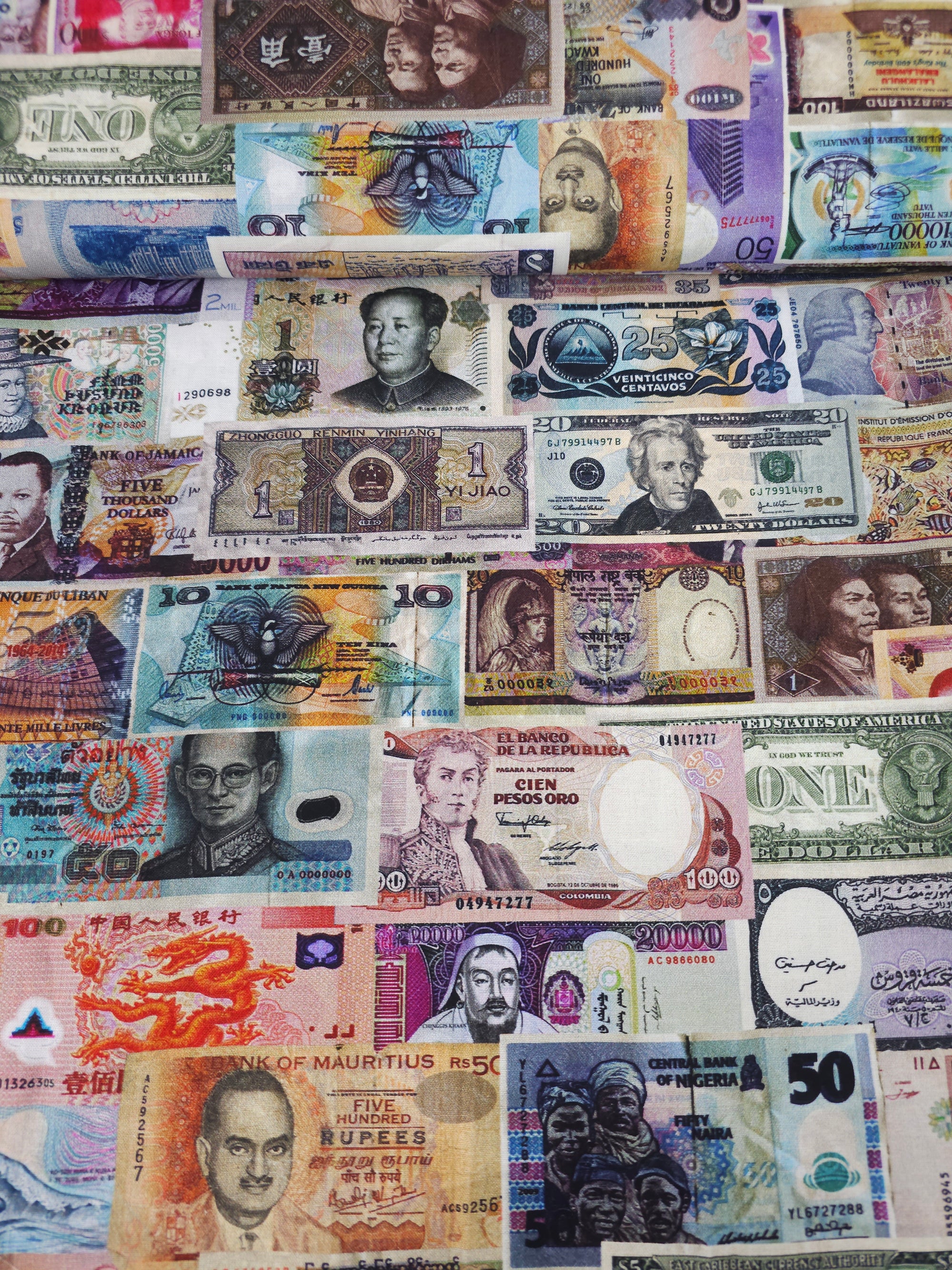 Retro Money Notes 100% Cotton - Robert Kaufman