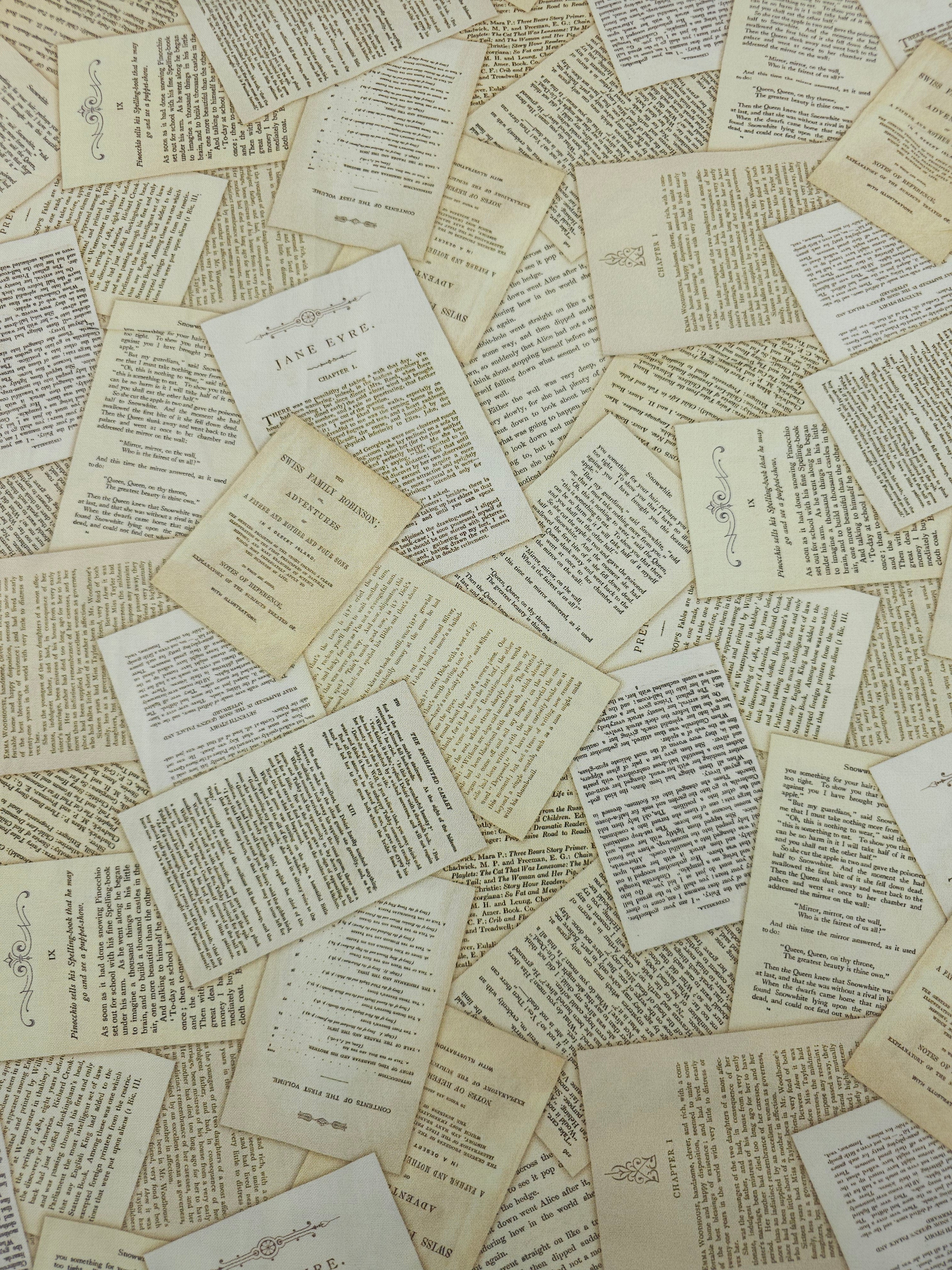 Retro Book Pages 100% Cotton - Robert Kaufman