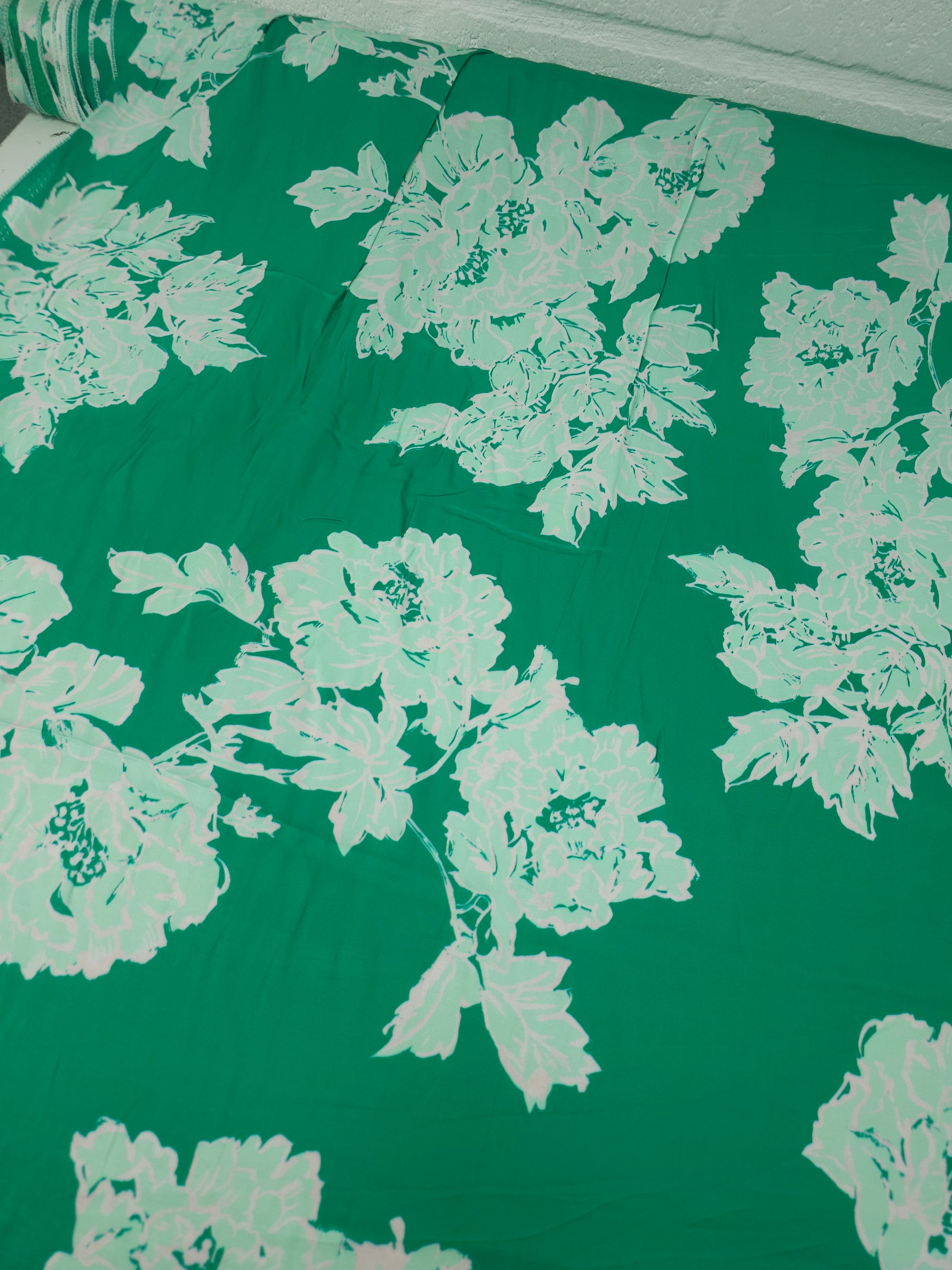 Green/Pink Large Flower Bunch Viscose Satin *DEFECT*