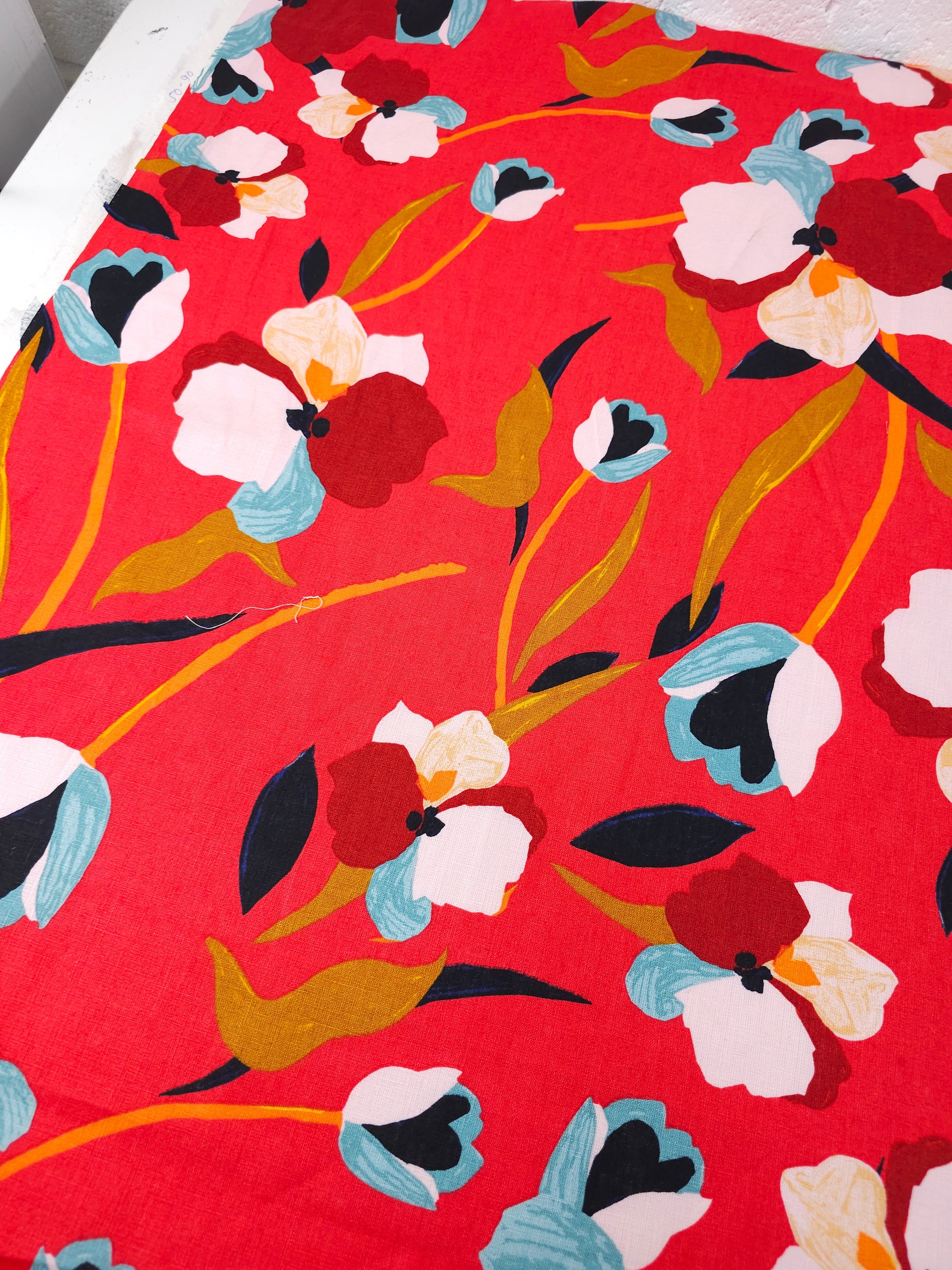 Red/Blue Watercolour Tulip Linen