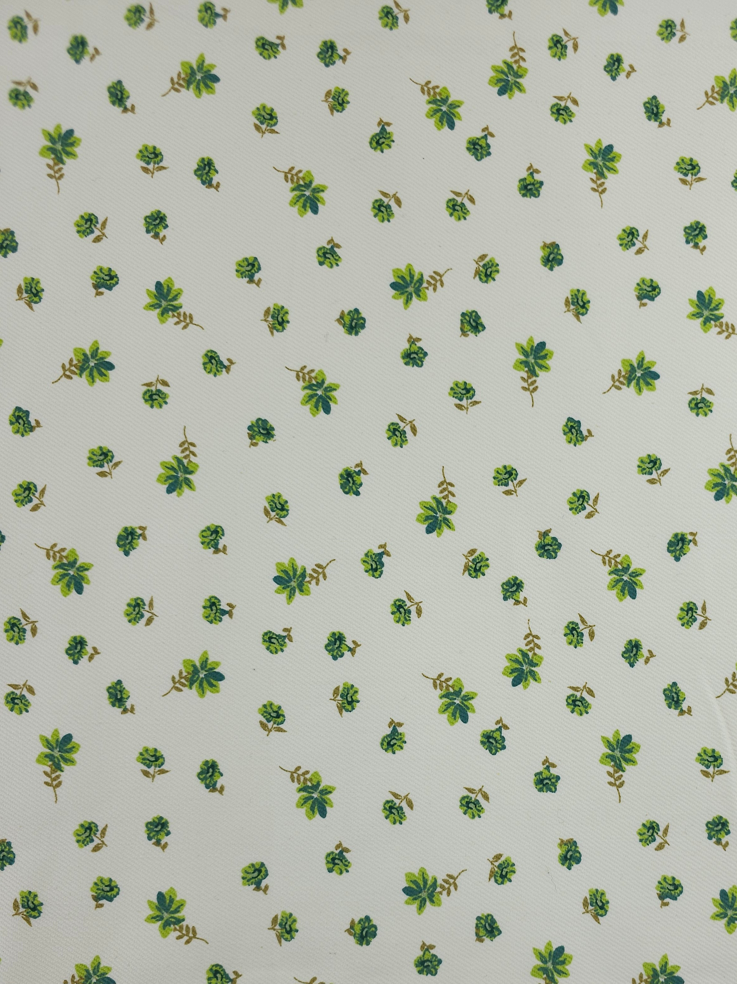 Green/Ivory Ditsy Floating Flower Mediumweight Cotton Twill