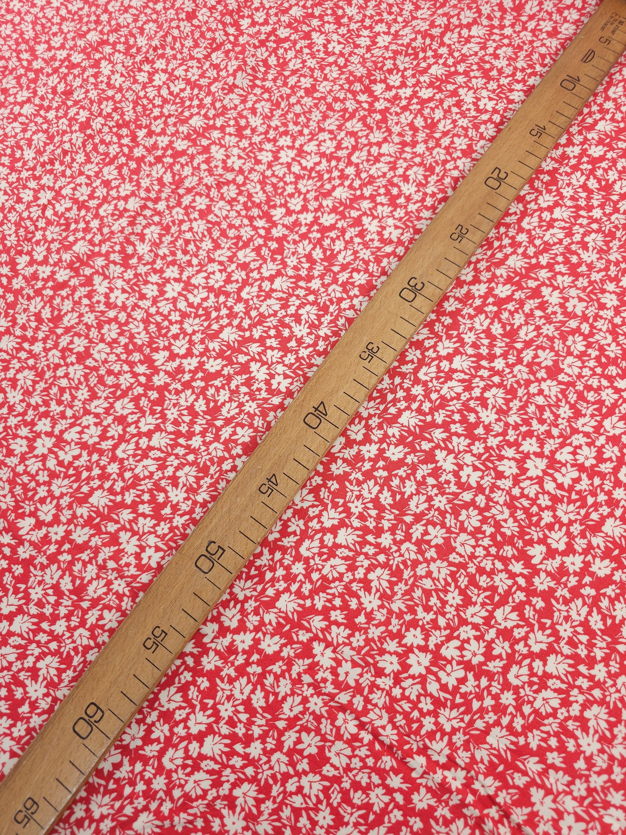 Soft Red/Cream Ditsy Floral Viscose Challis