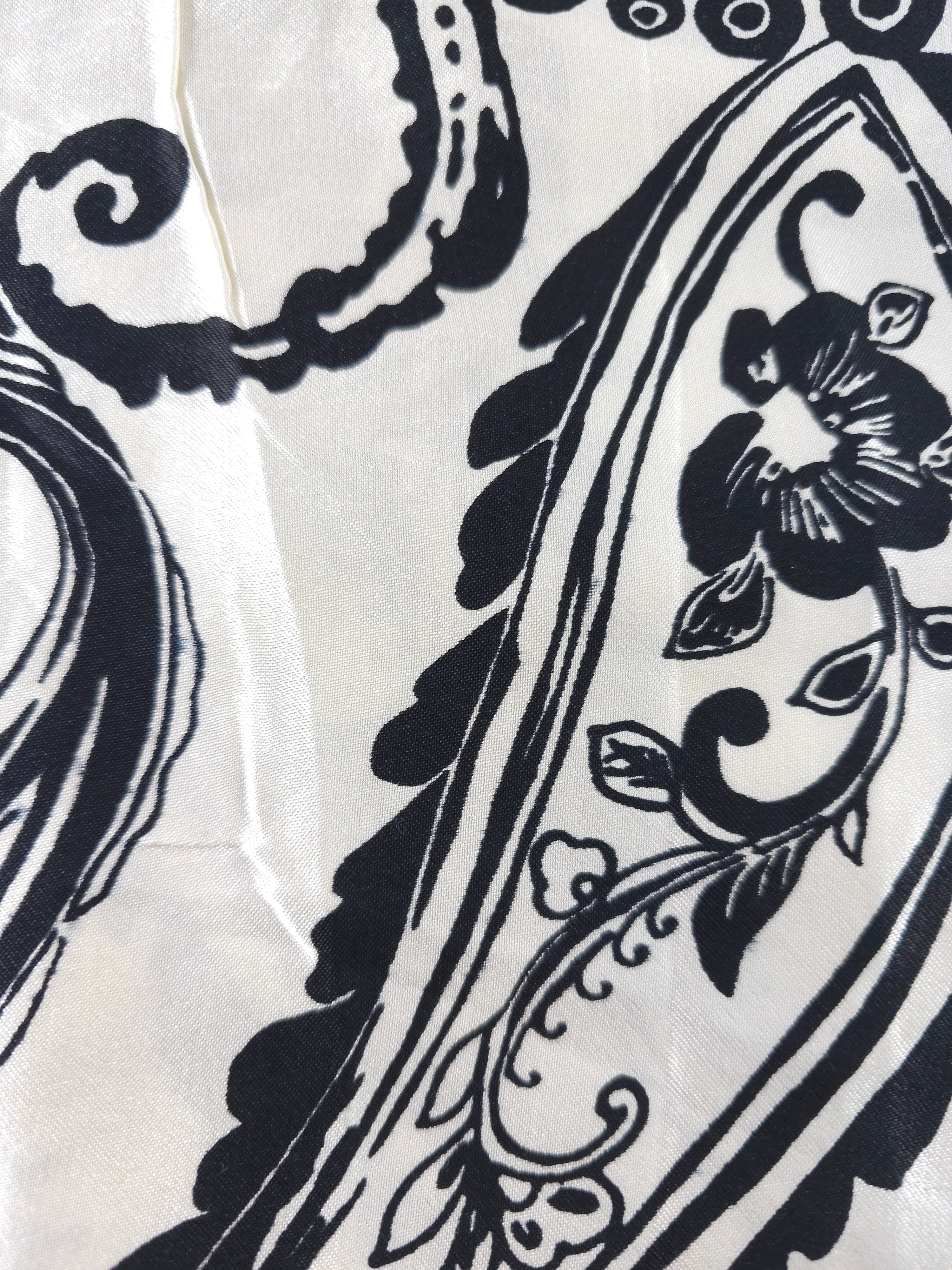 Black sketch paisley Viscose sateen- 2m piece