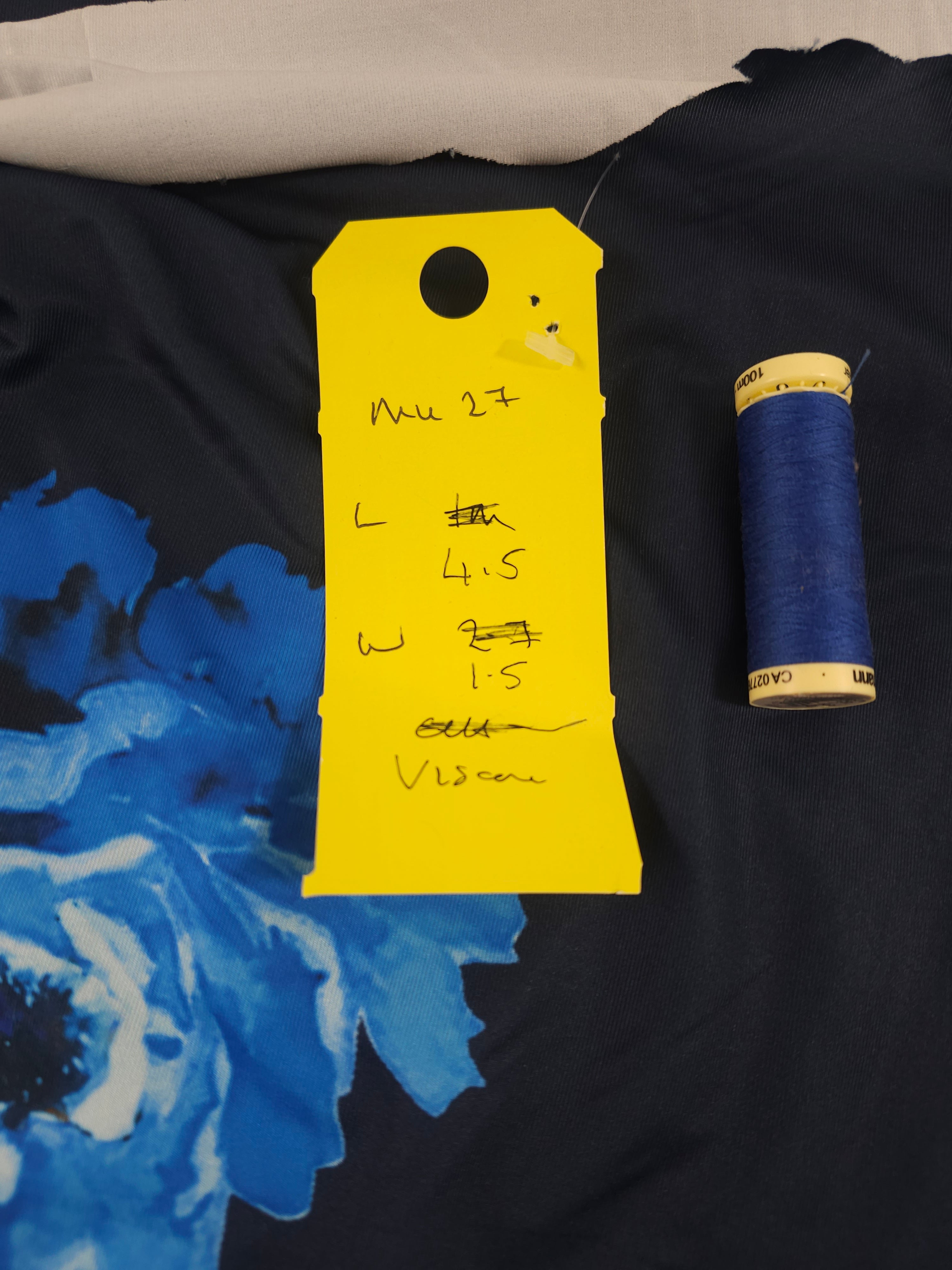 Blue flower Viscose- 4.5m piece