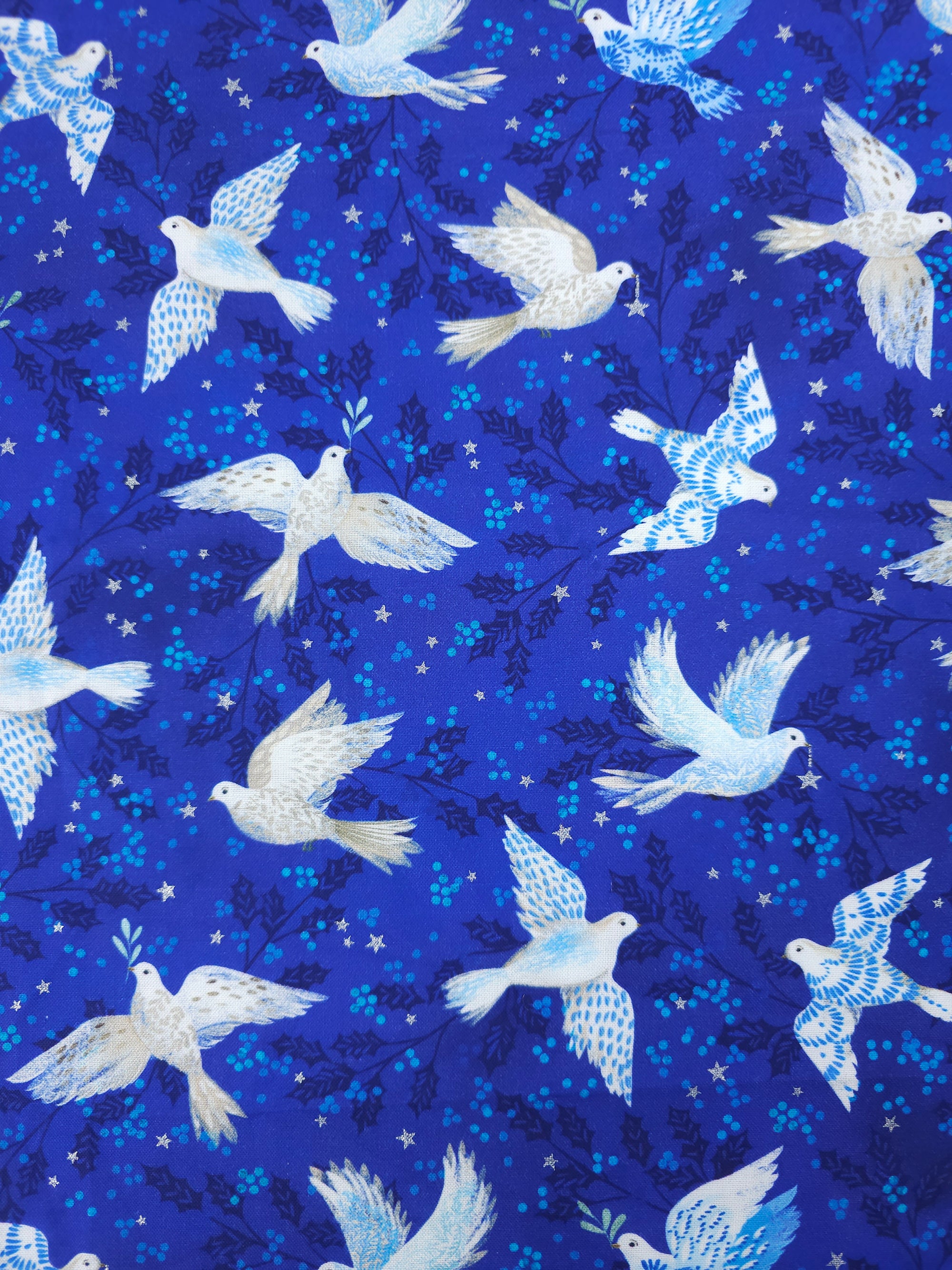 Blue Star Dove 100% Cotton- Robert Kaufman