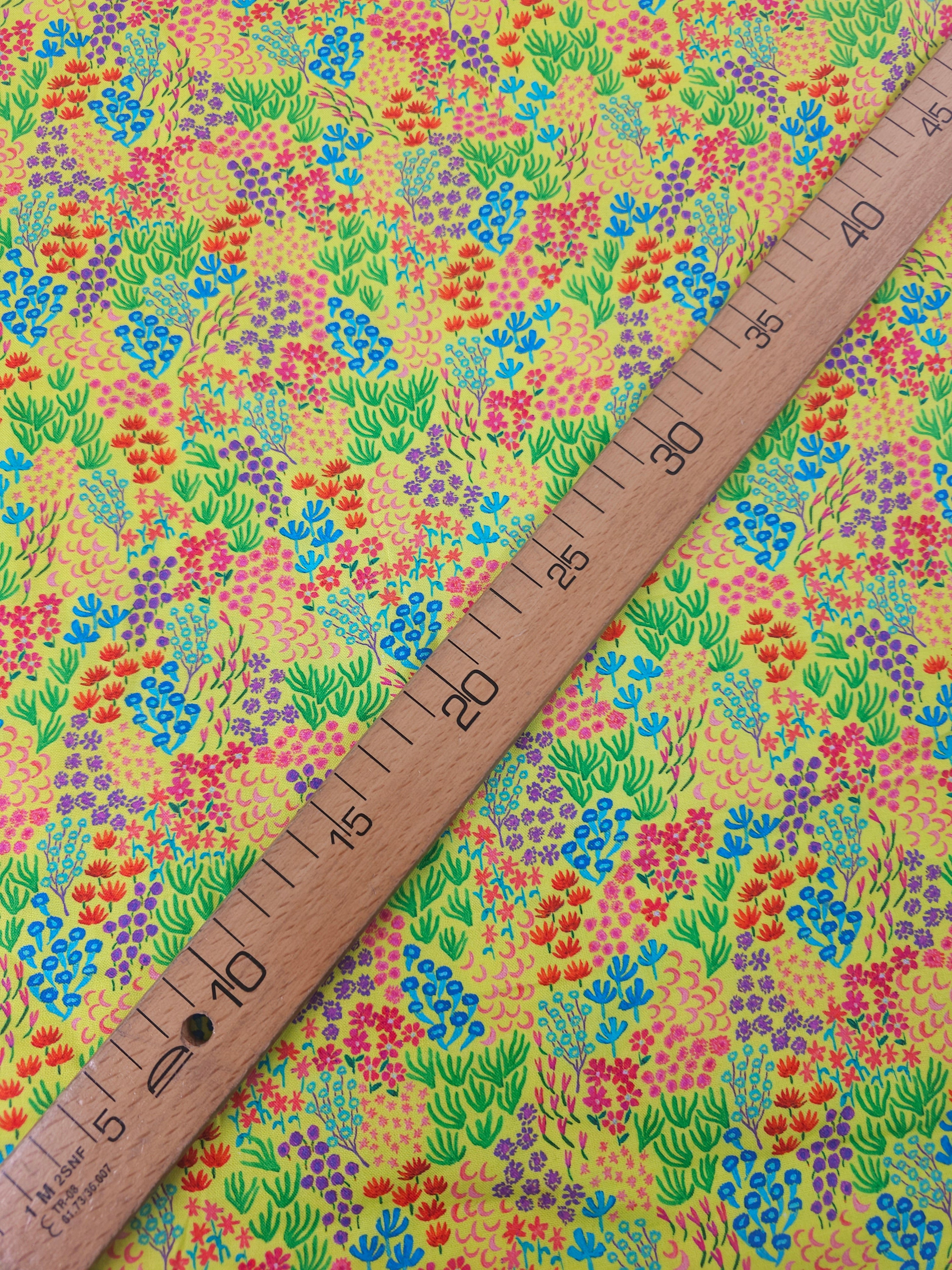 Coral Floral 100% Cotton - Robert Kaufman