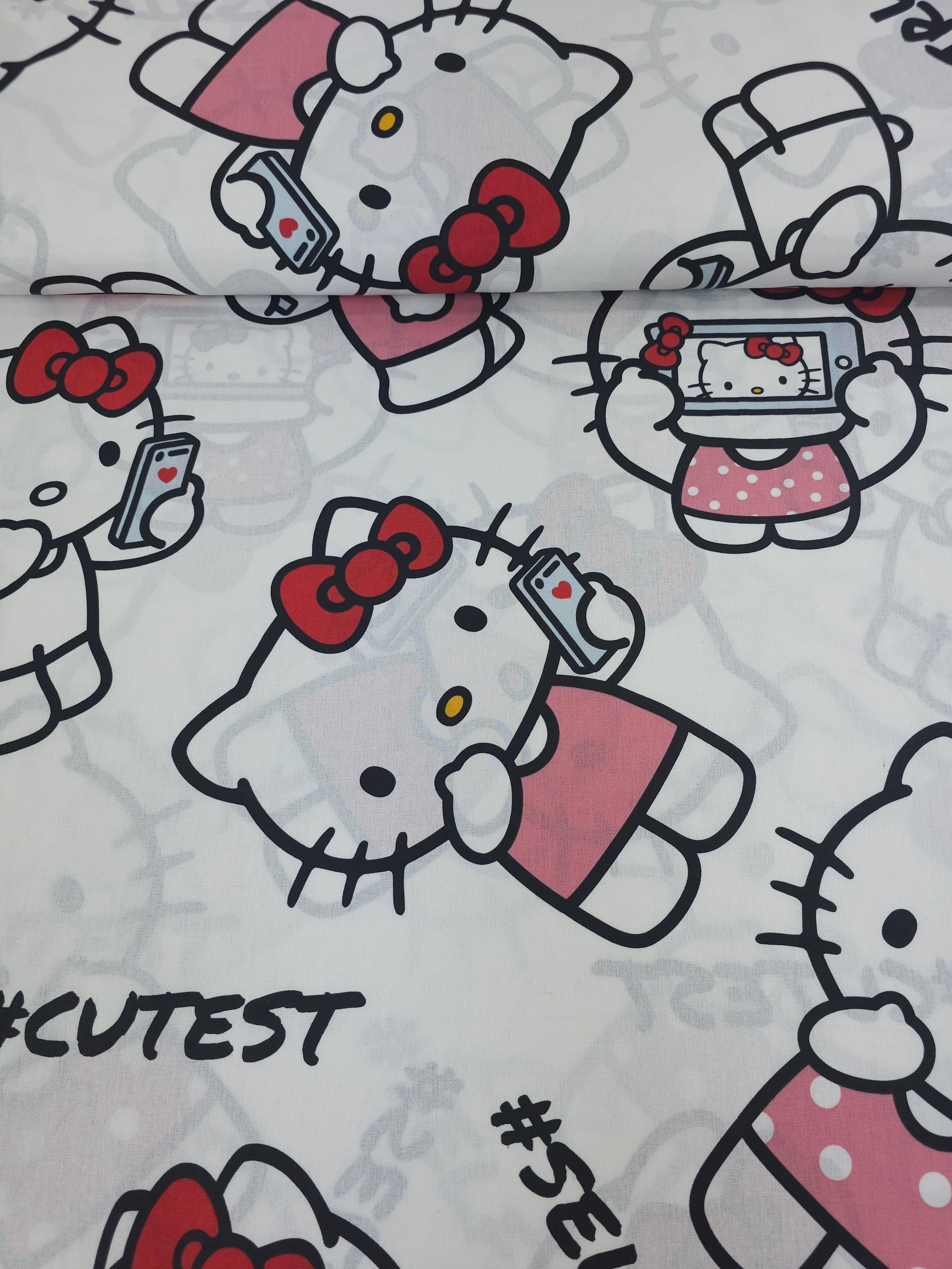 Hello Kitty Selfie 100% Cotton 103" *EXTRA WIDE*