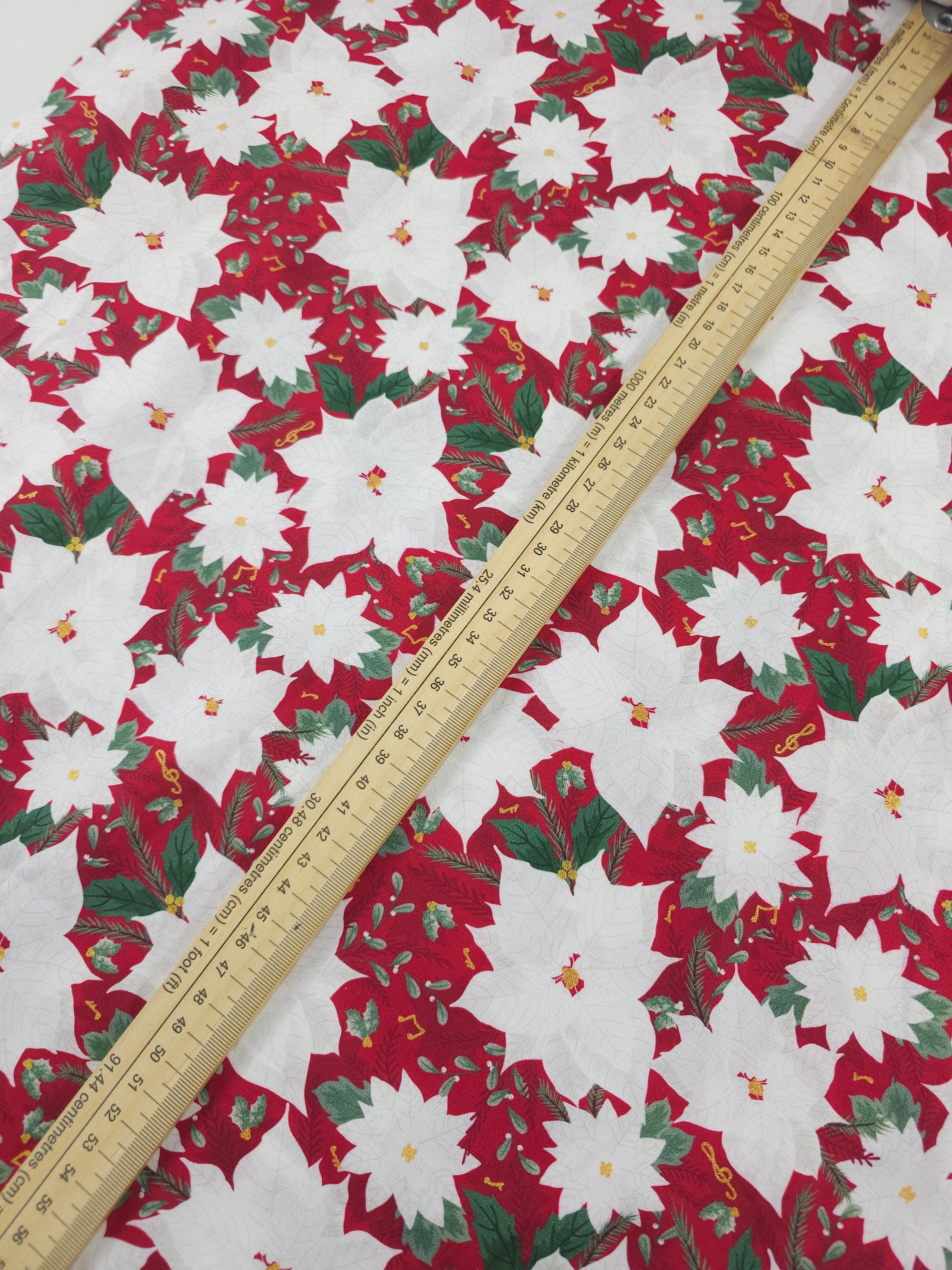 Red/White Poinsettia Floral 100% Cotton