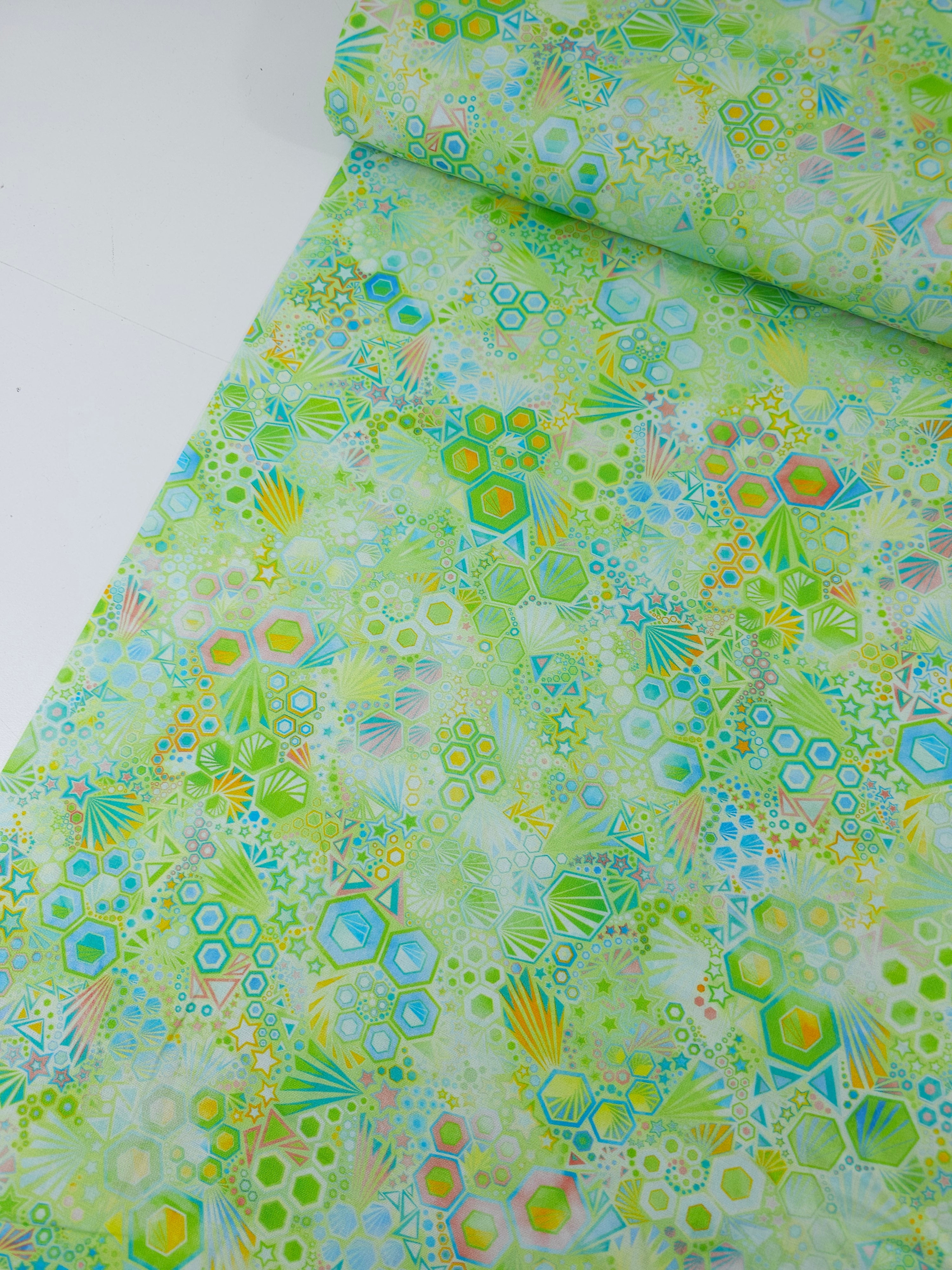 Lime Star Phantasma 100% Cotton - Robert Kaufman