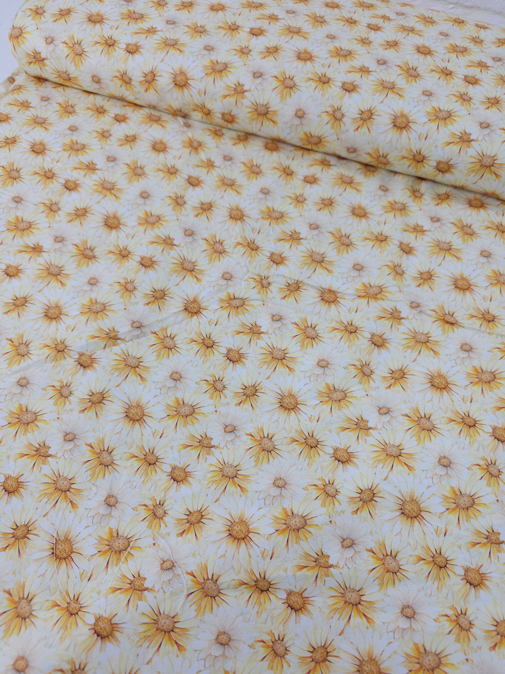 Vintage Daisy Field 100% Cotton