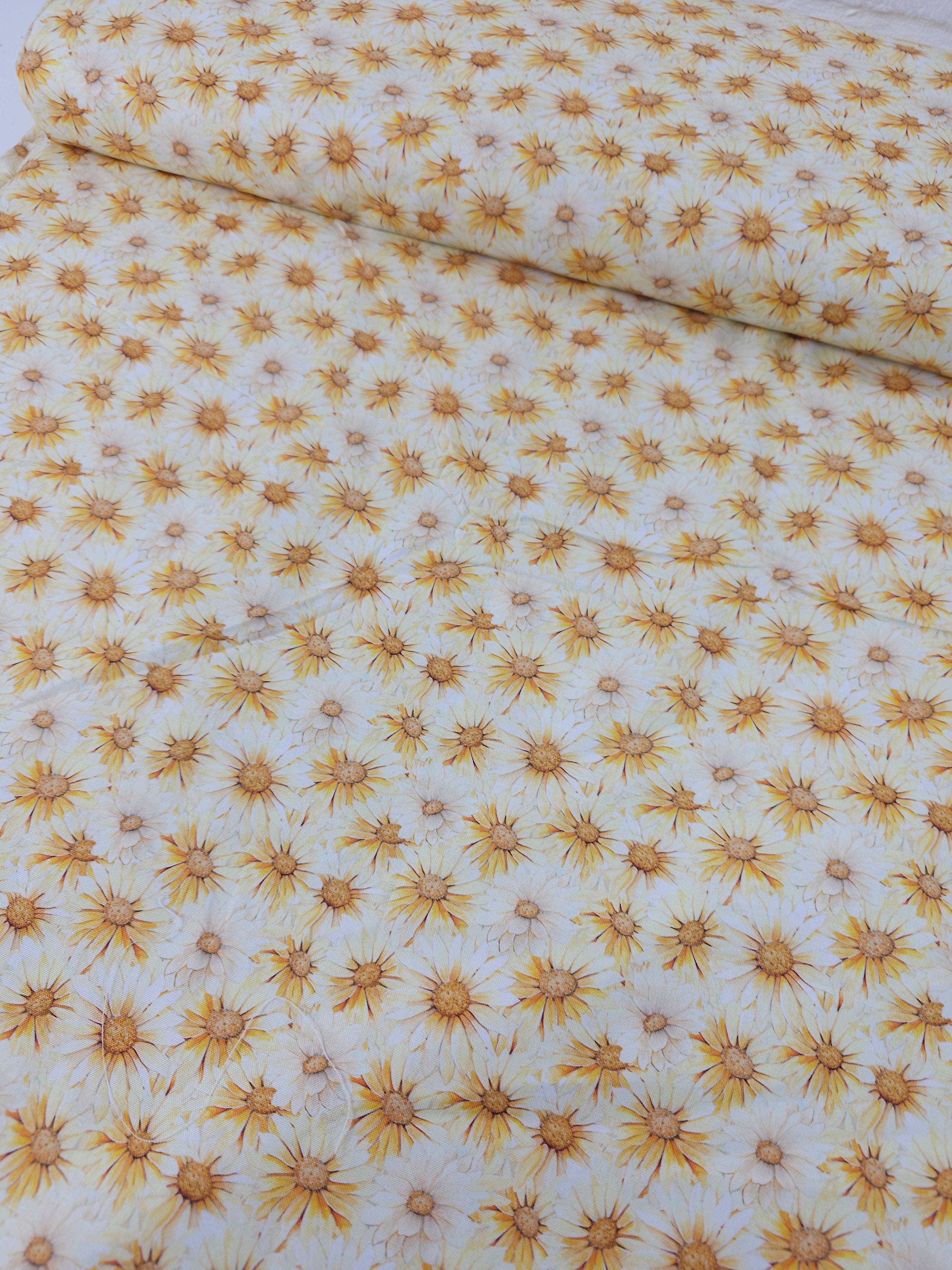 Vintage Daisy Field 100% Cotton