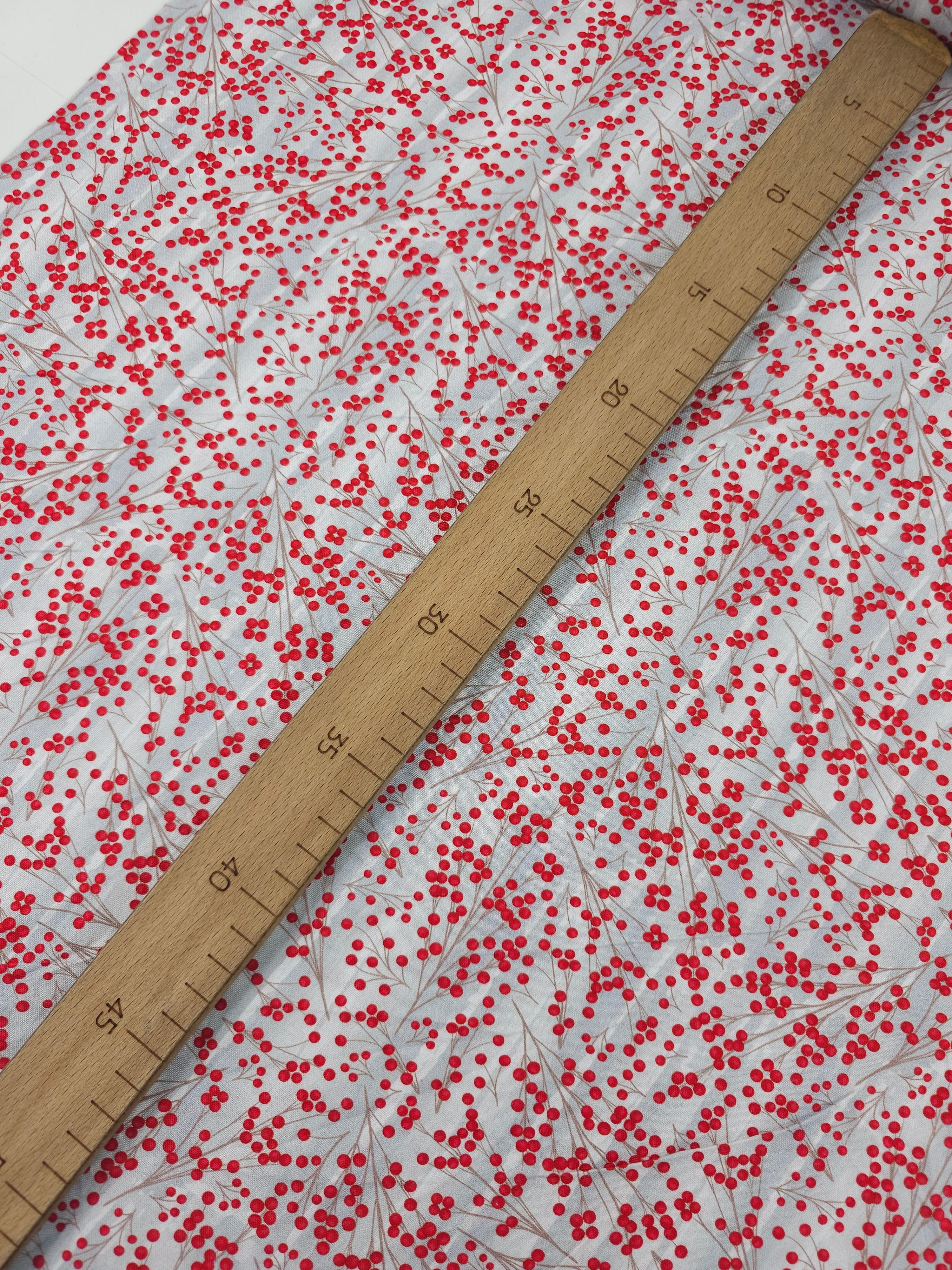 Winter Frost Cranberries 100% Cotton