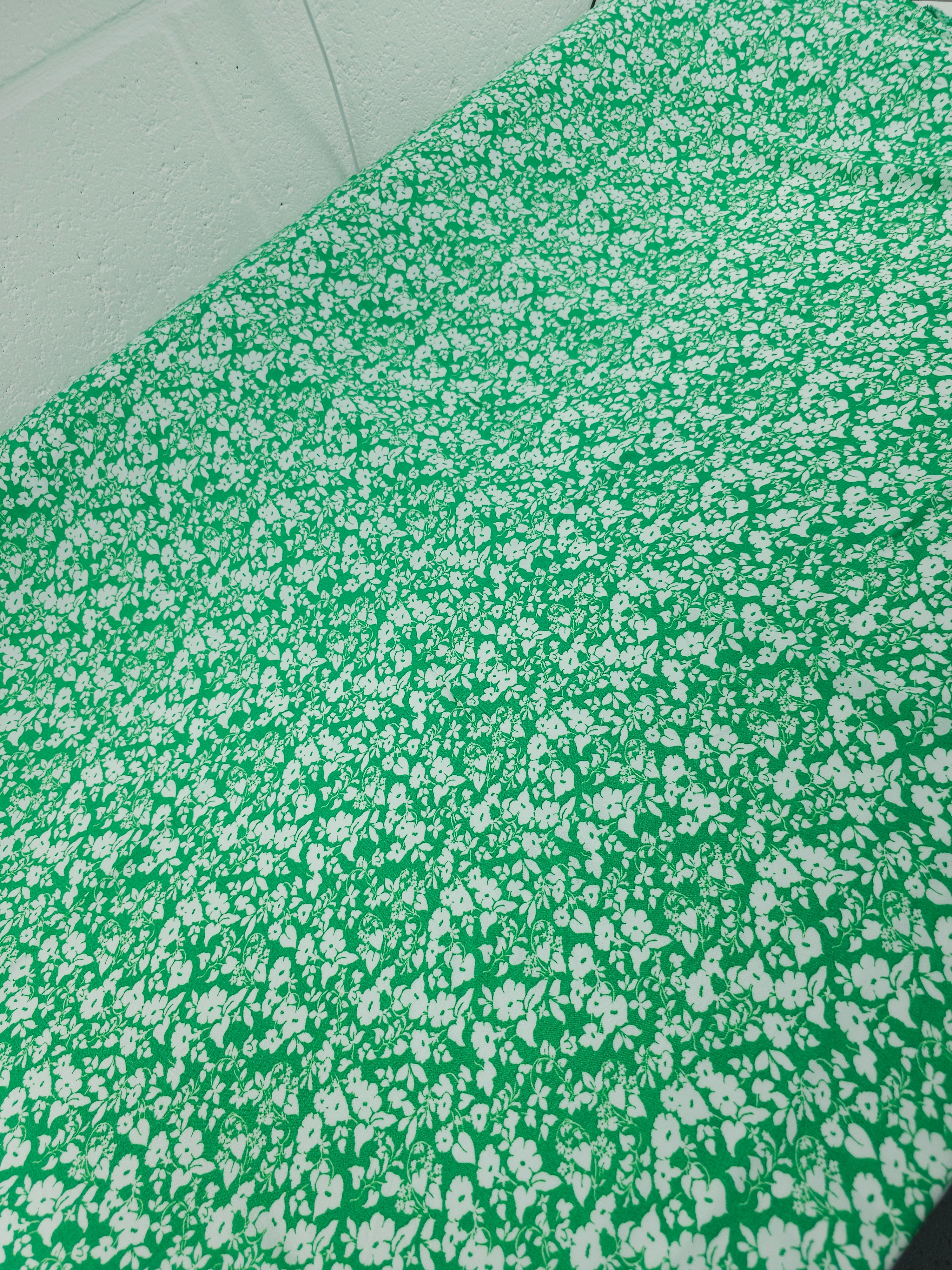 Green/White Floral Leaf Viscose Crepe