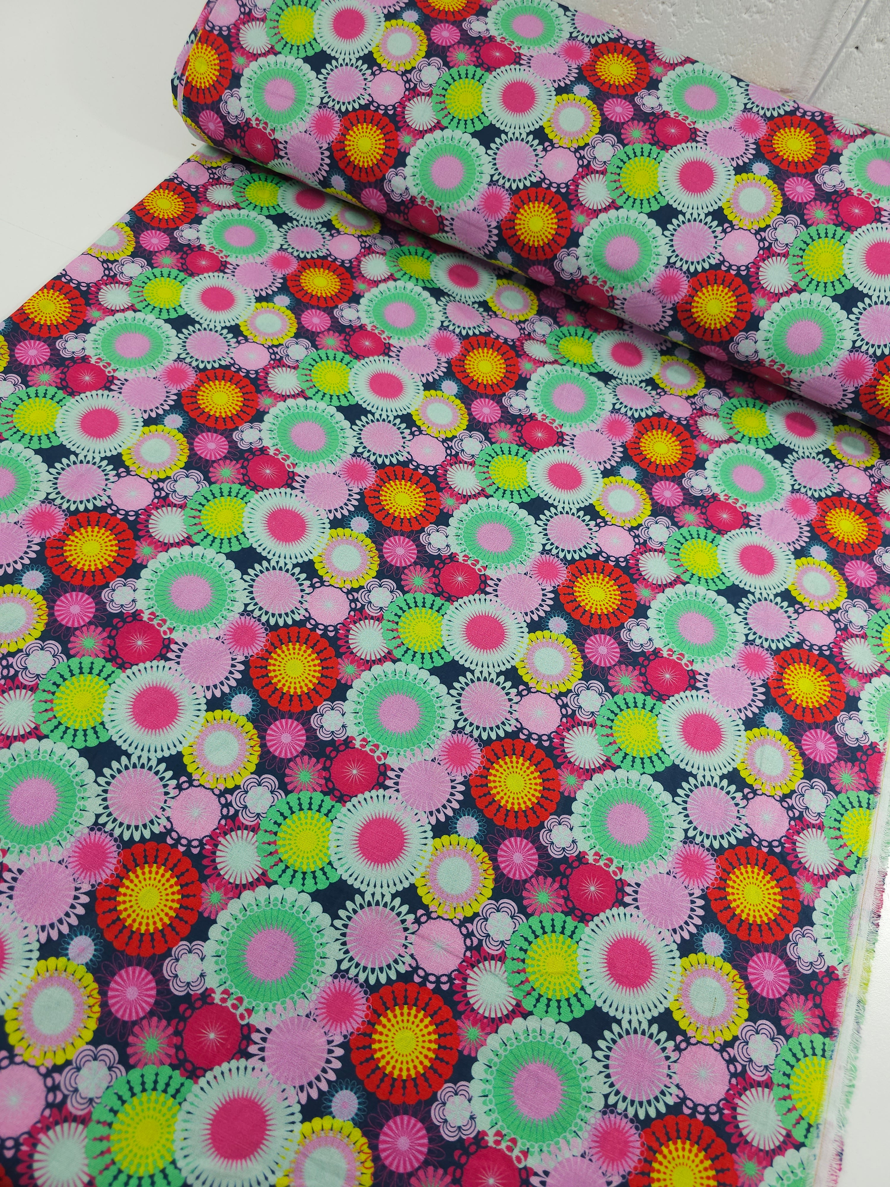 Quirky Spiro Puff 100% Cotton