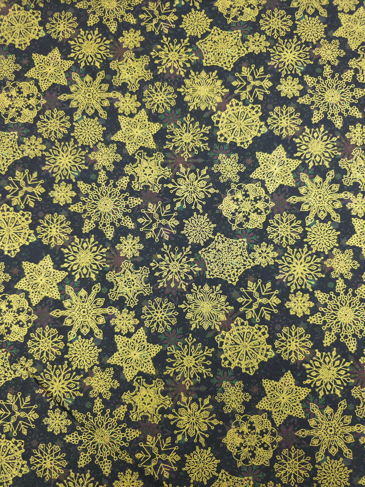 Gold Shimmer Snowflakes 100% Cotton - Robert Kaufman
